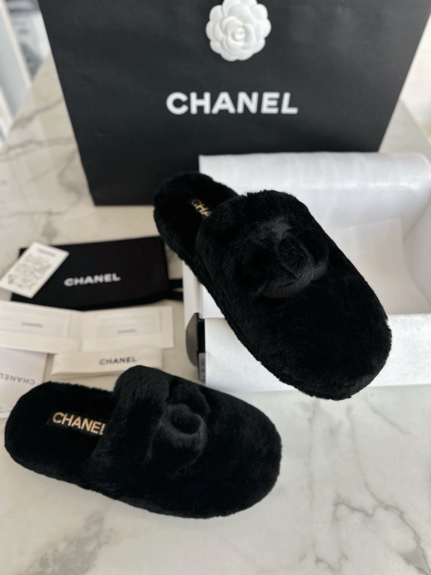 샤넬 퍼 슬리퍼