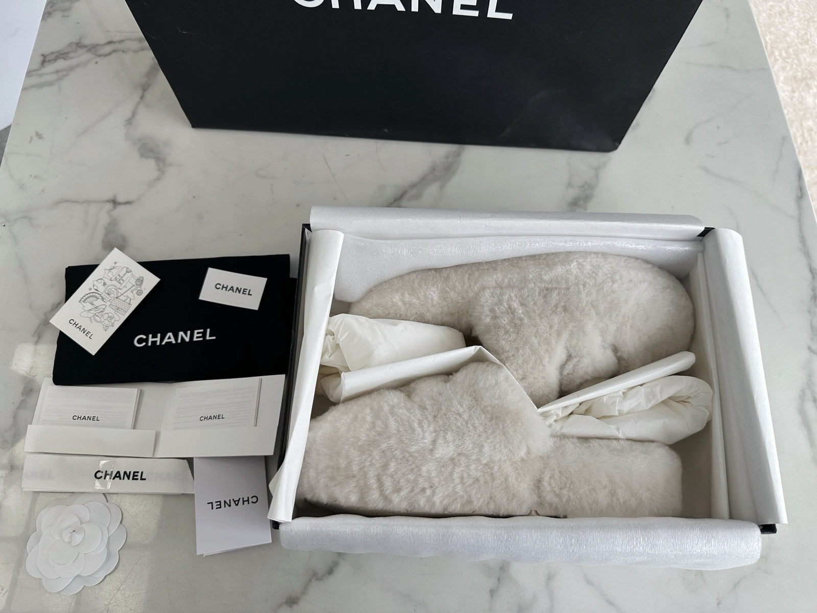 샤넬 퍼 슬리퍼