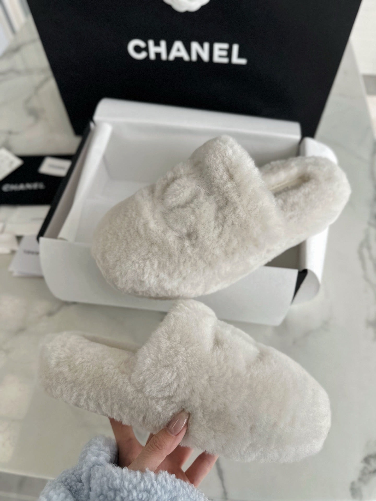 샤넬 퍼 슬리퍼