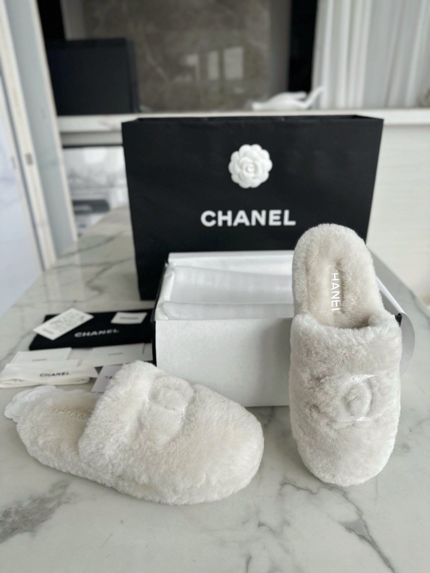샤넬 퍼 슬리퍼