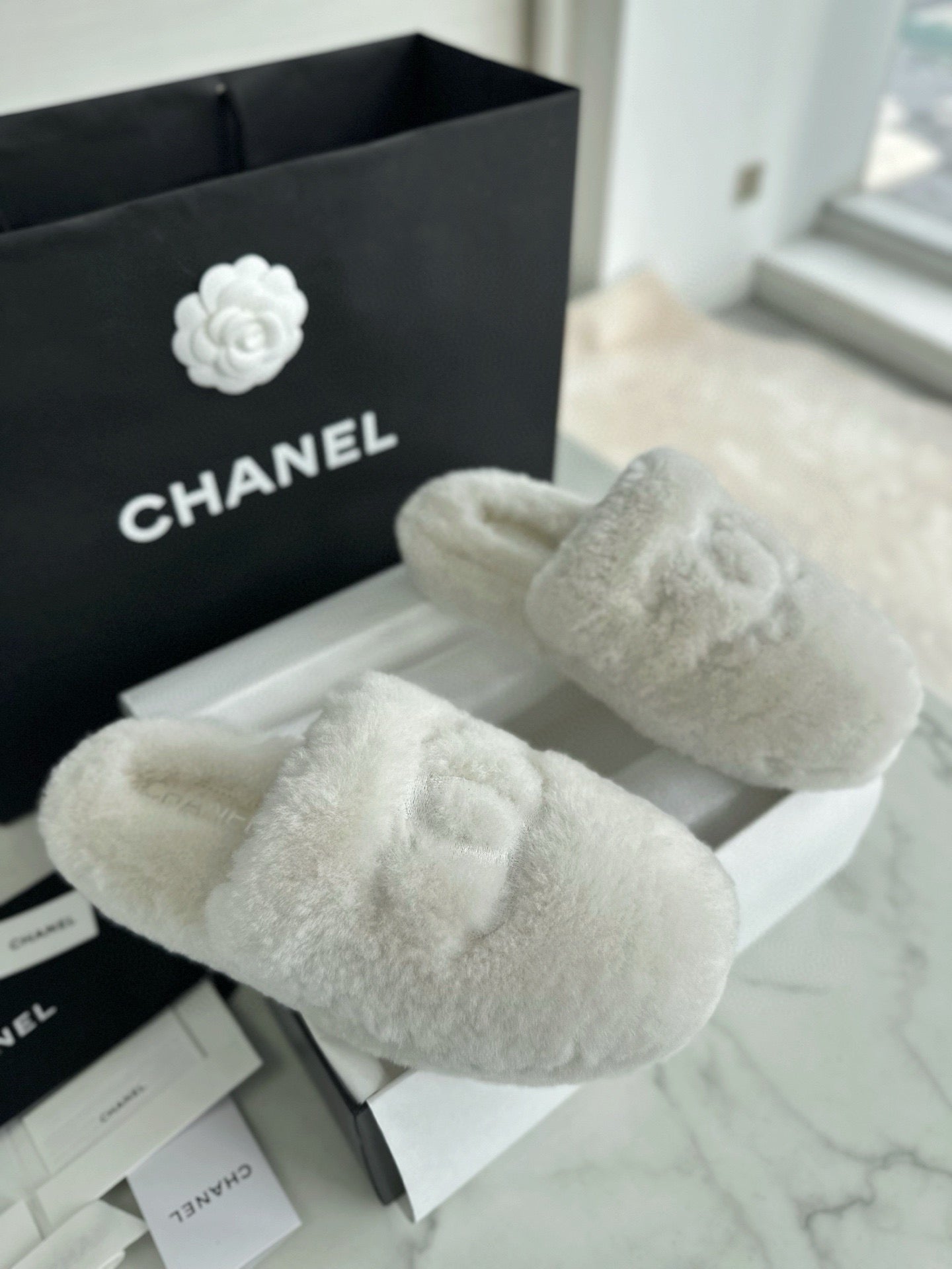 샤넬 퍼 슬리퍼