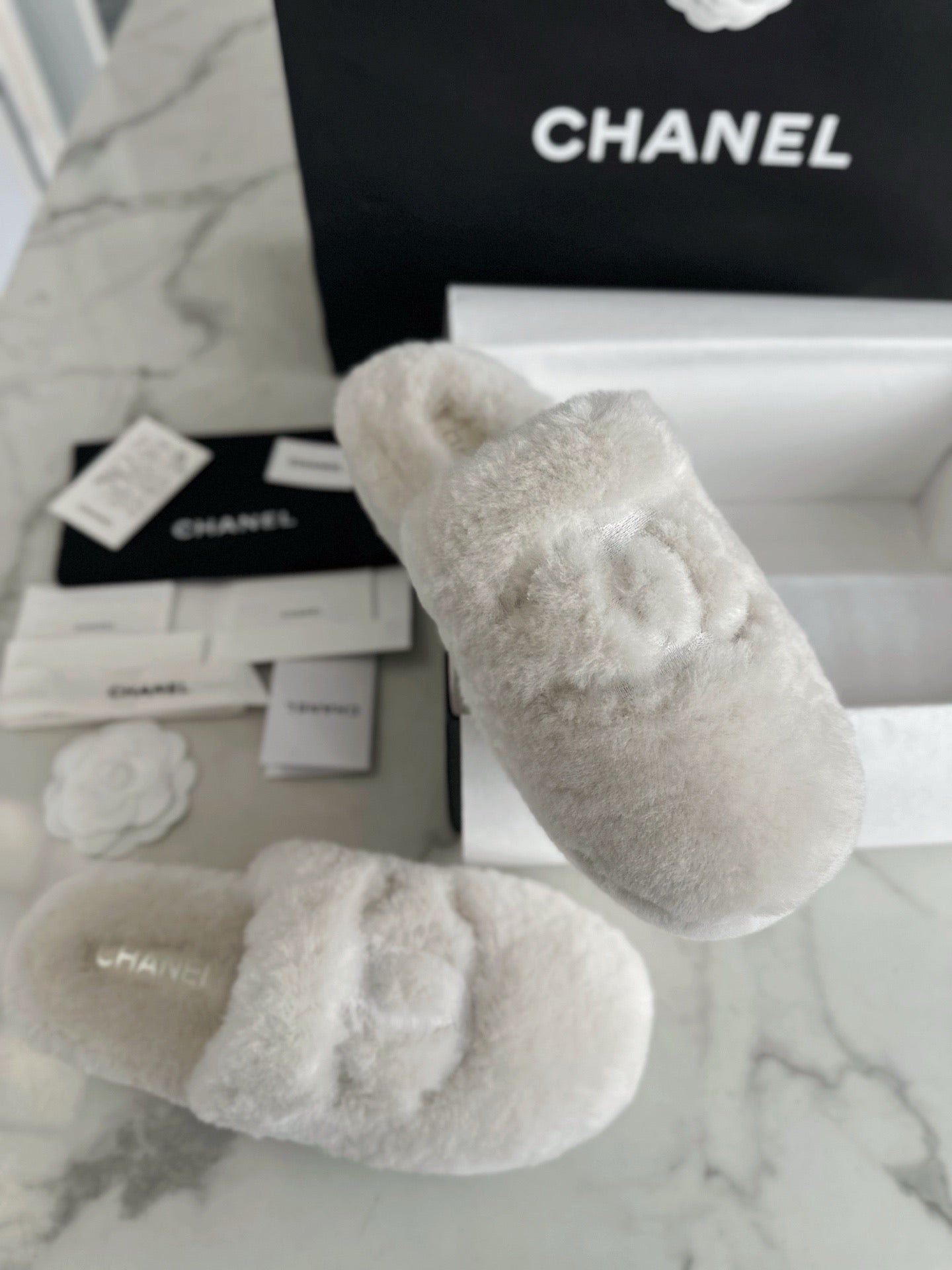 샤넬 퍼 슬리퍼