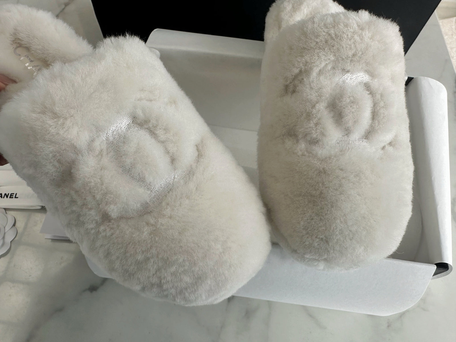 샤넬 퍼 슬리퍼