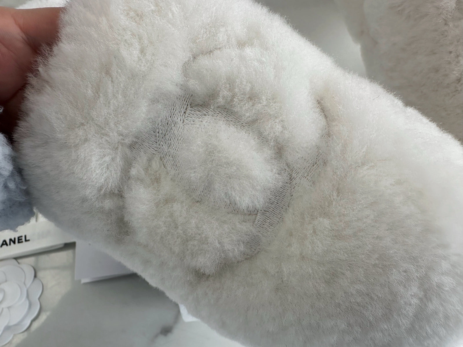 샤넬 퍼 슬리퍼