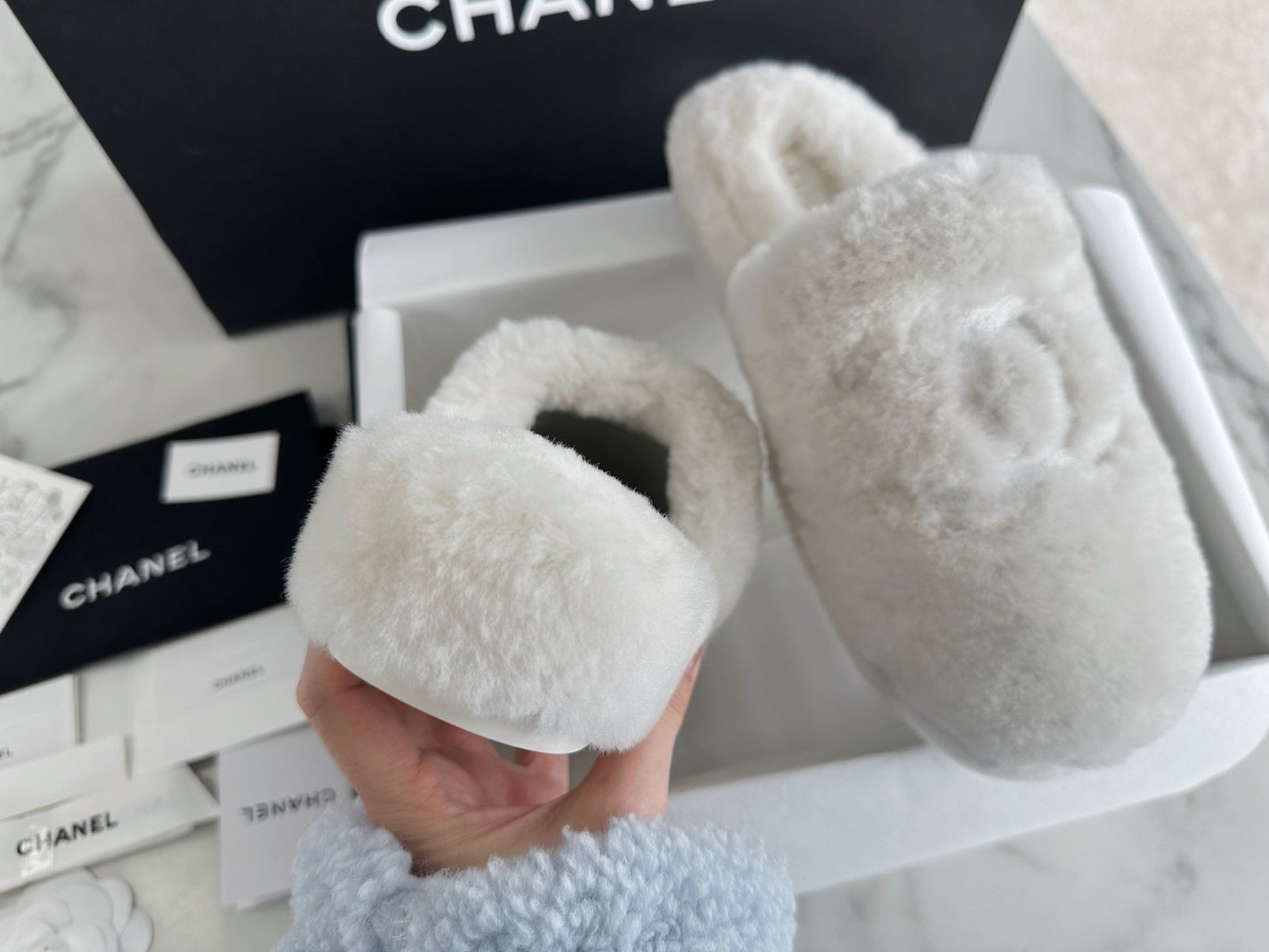 샤넬 퍼 슬리퍼