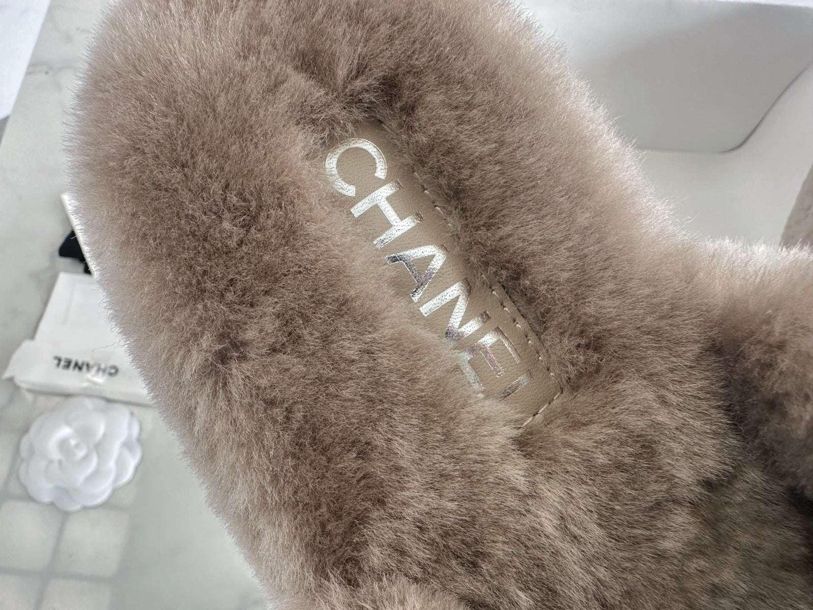 샤넬 퍼 슬리퍼