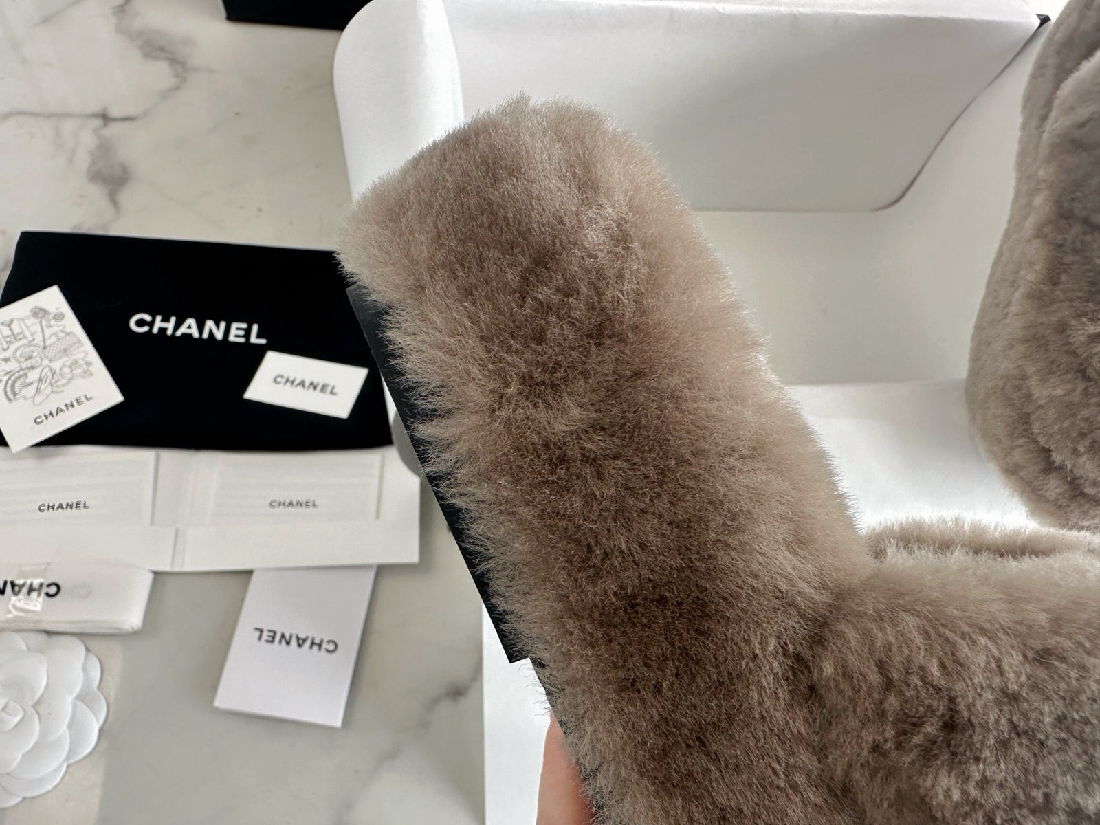 샤넬 퍼 슬리퍼