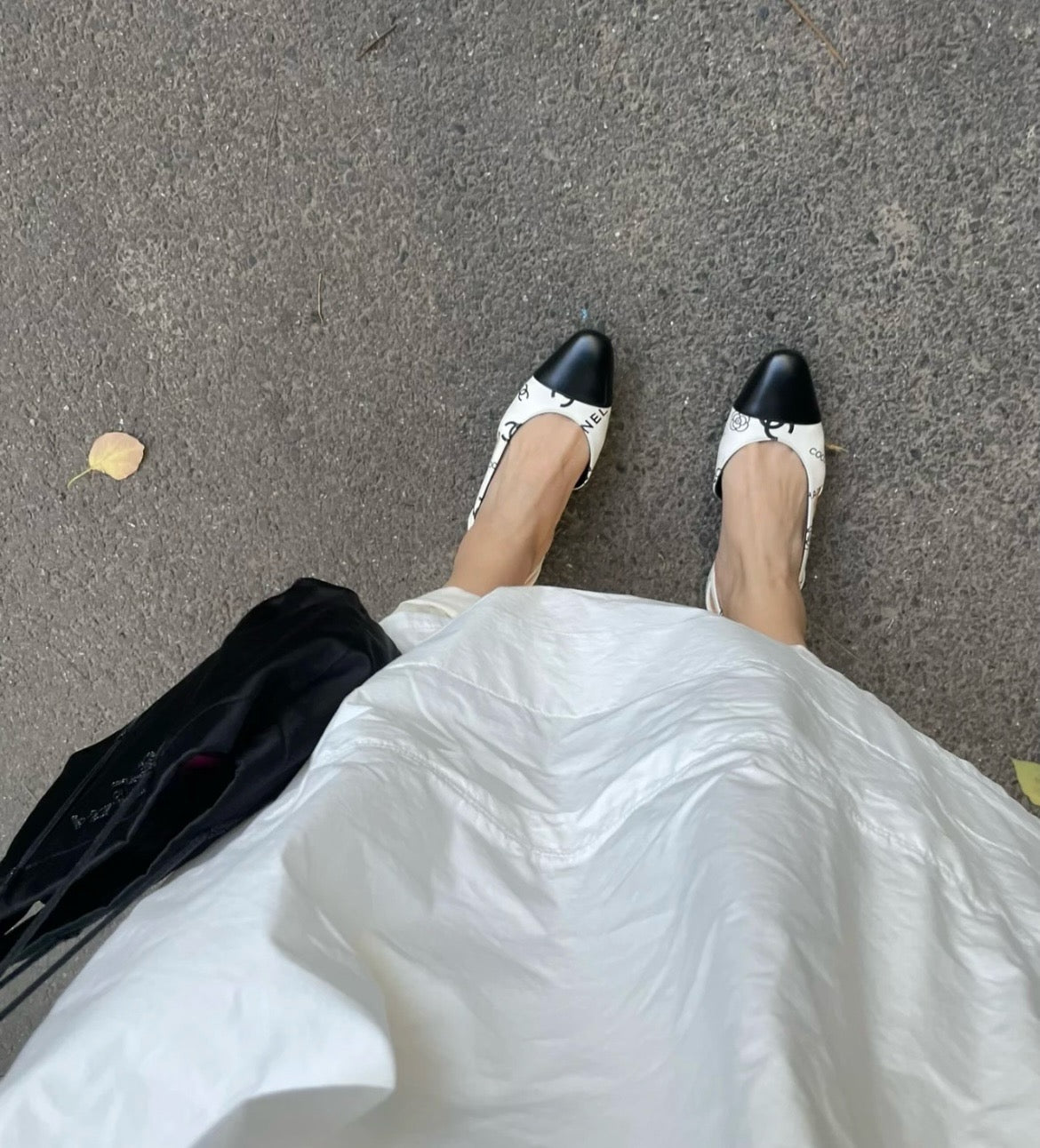 샤넬 까멜리아 코코 CC 패턴 슬링백