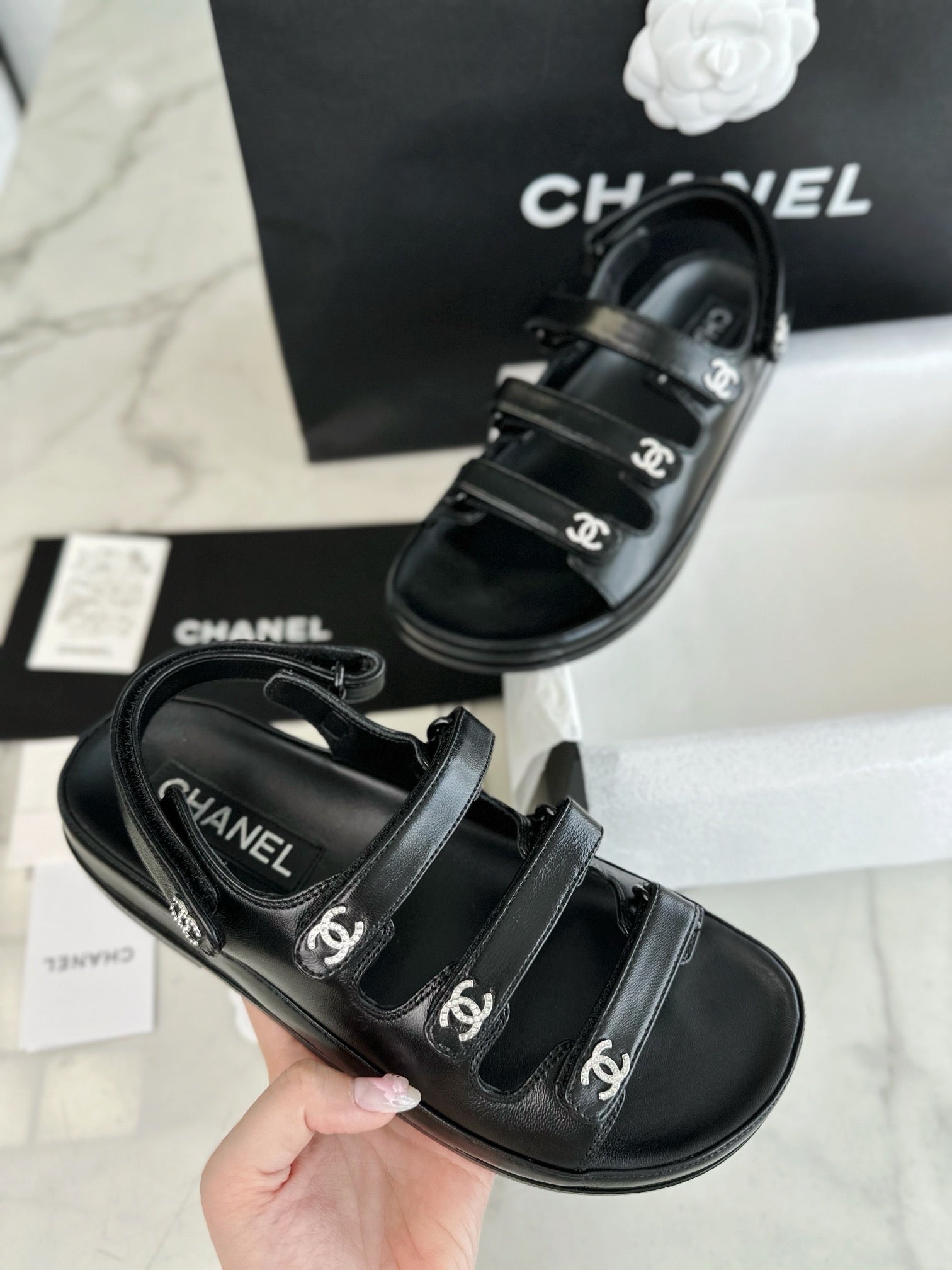 샤넬 크루즈 트리플 벨크로 샌들