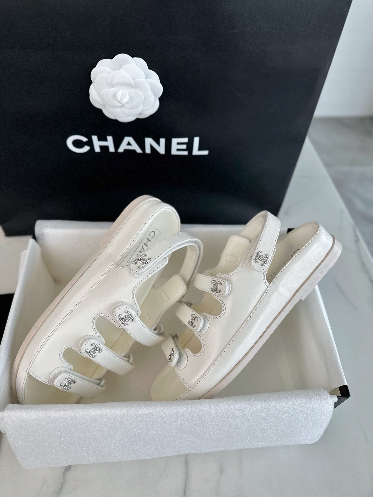 샤넬 크루즈 트리플 벨크로 샌들