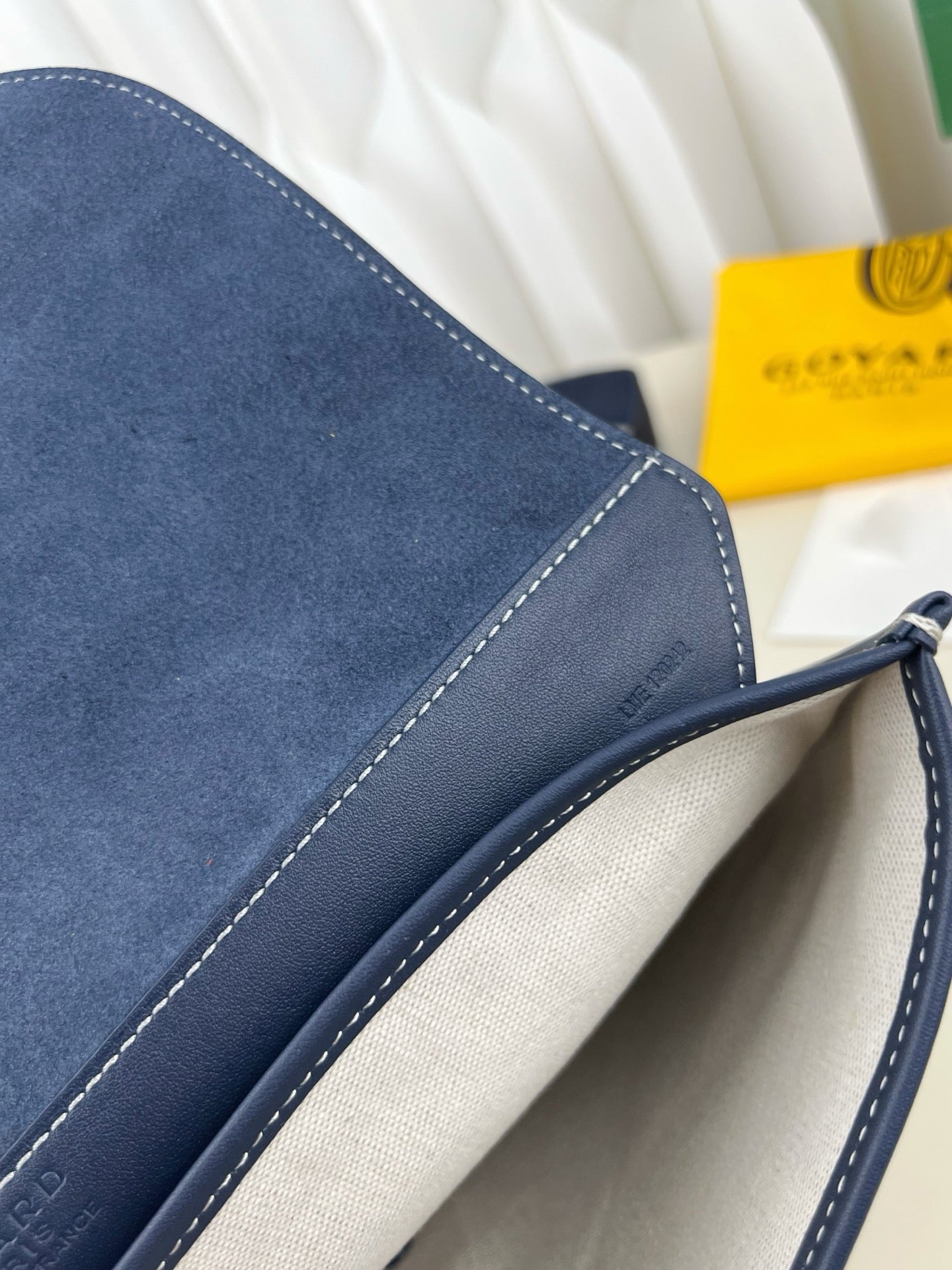 고야드 쿠르지에 메신저백