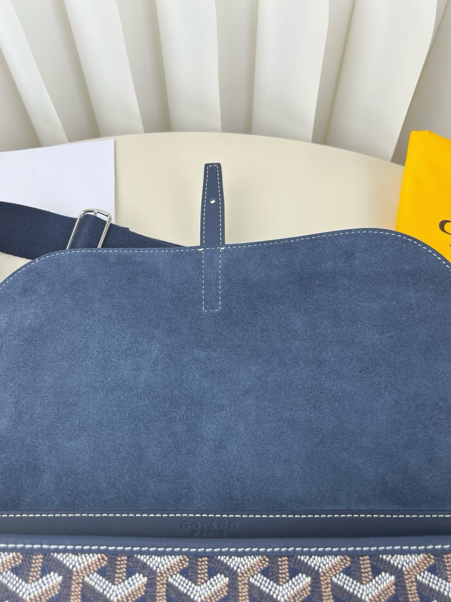 고야드 쿠르지에 메신저백