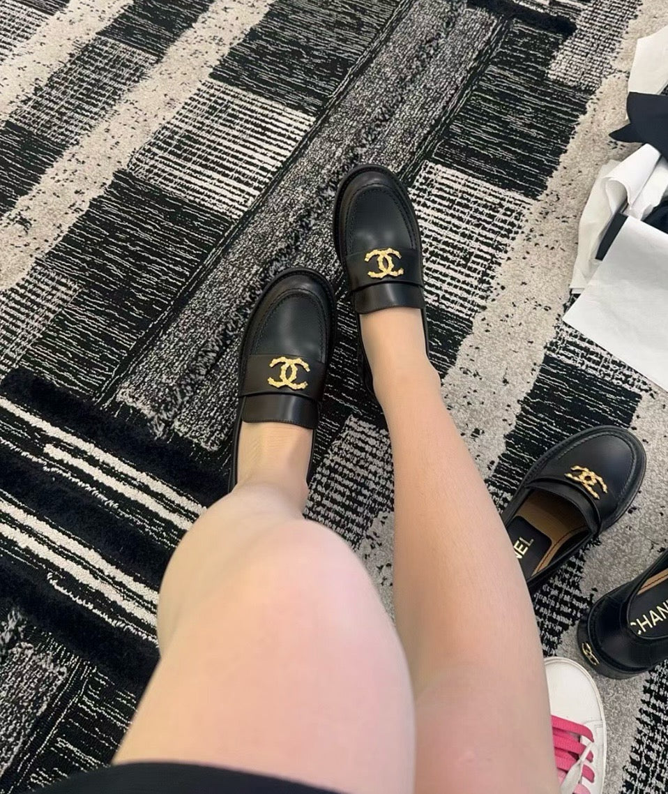 샤넬 24SS 까멜리아 CC로고 로퍼