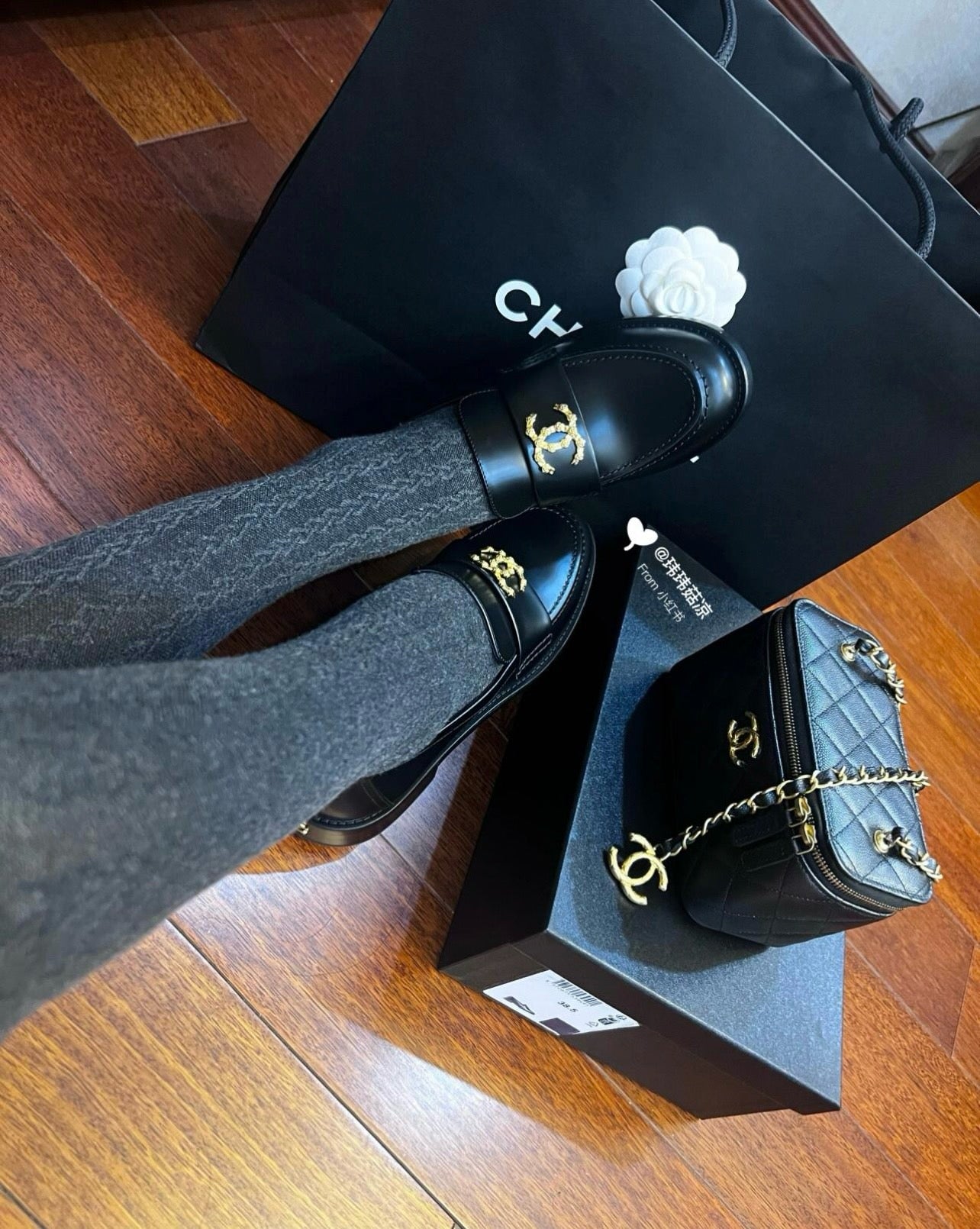 샤넬 24SS 까멜리아 CC로고 로퍼