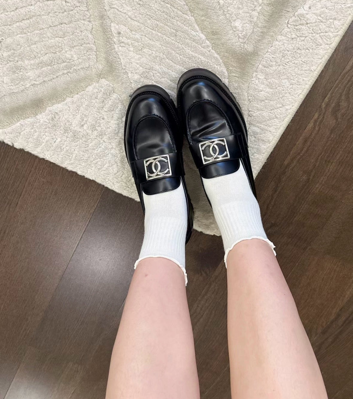 샤넬 23B CC로고 로퍼