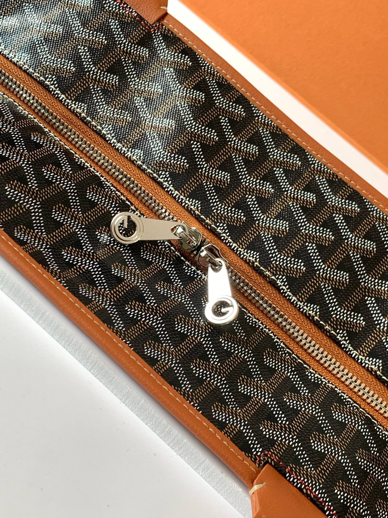 고야드 아르투아 GM