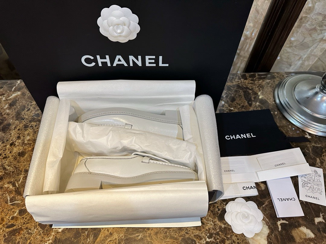 샤넬 퀄팅 CC로고 턴락 로퍼