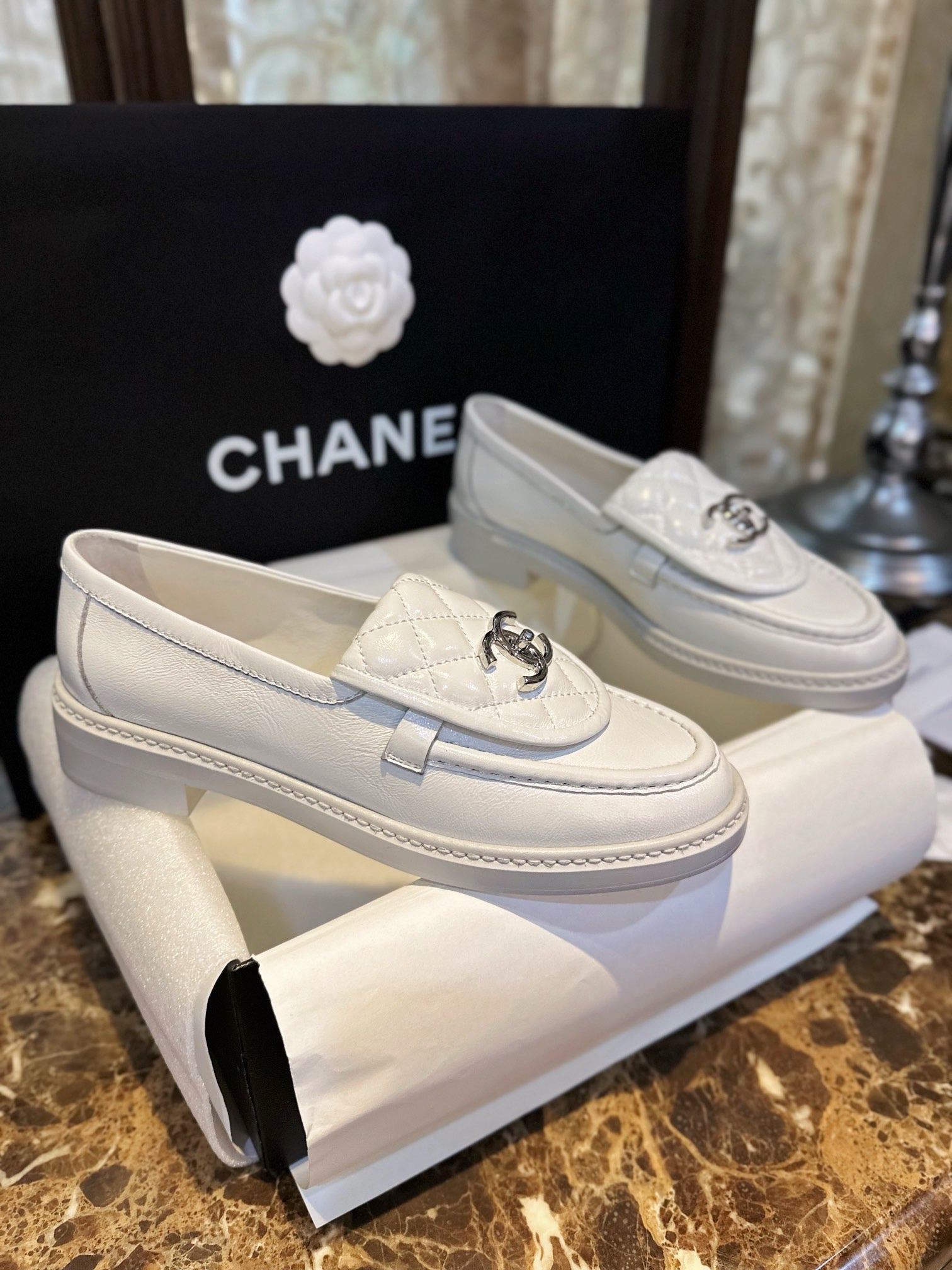 샤넬 퀄팅 CC로고 턴락 로퍼