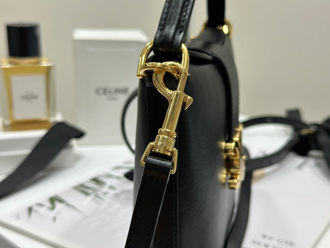 셀린느 트리옹프 버킷백 레더 미니