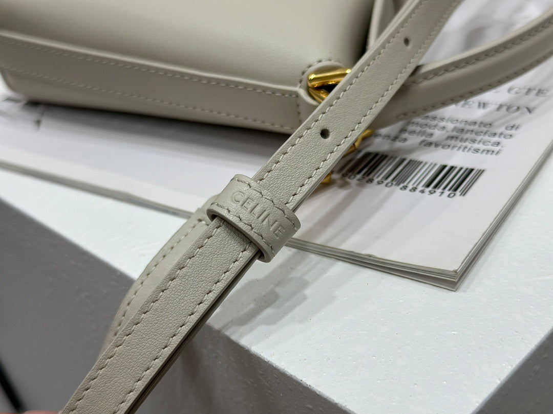 셀린느 트리옹프 버킷백 레더 미니