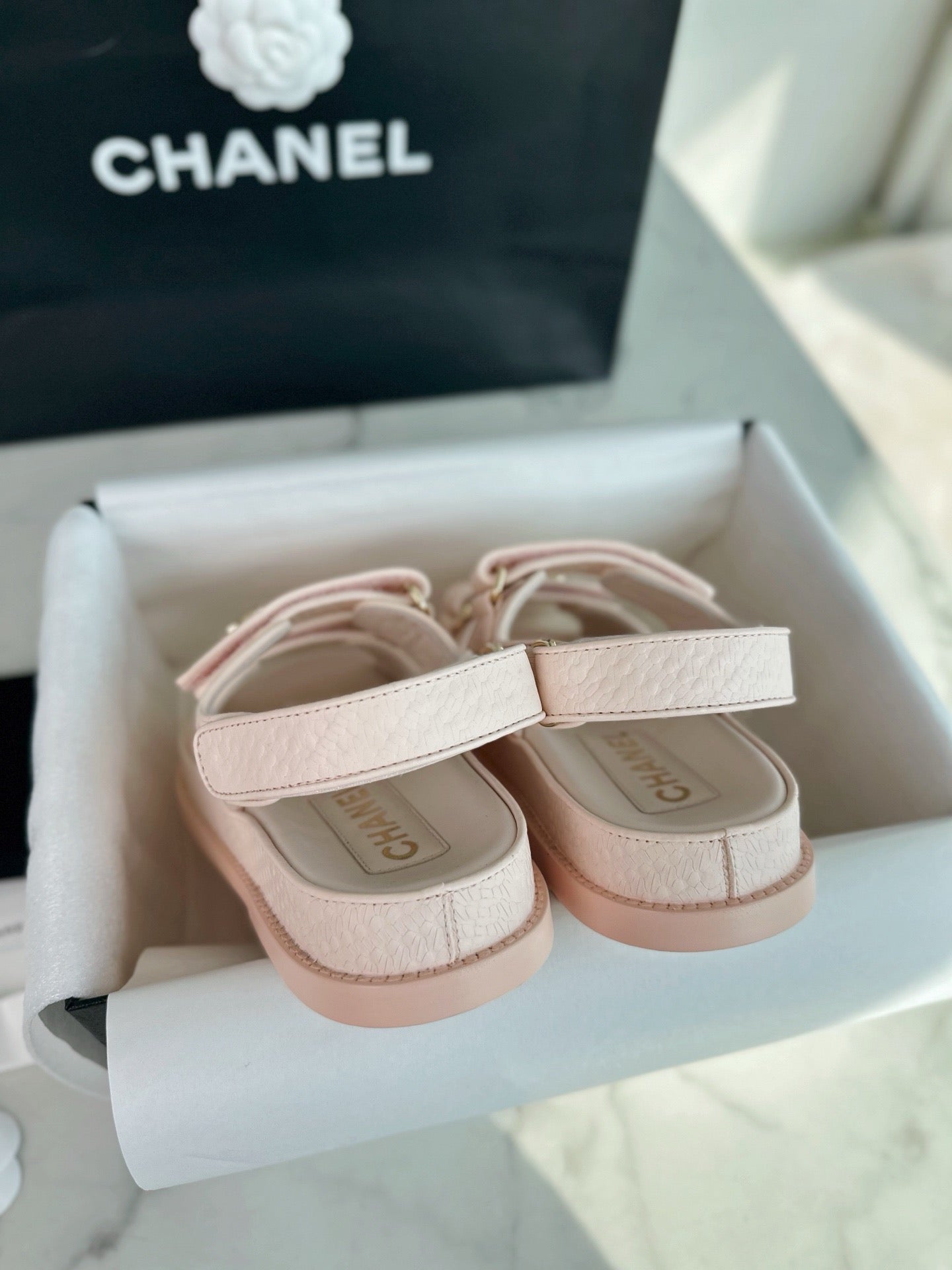 샤넬 CC 버튼 벨크로 샌들