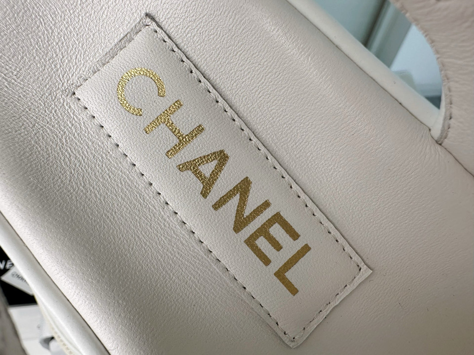 샤넬 CC 버튼 벨크로 샌들