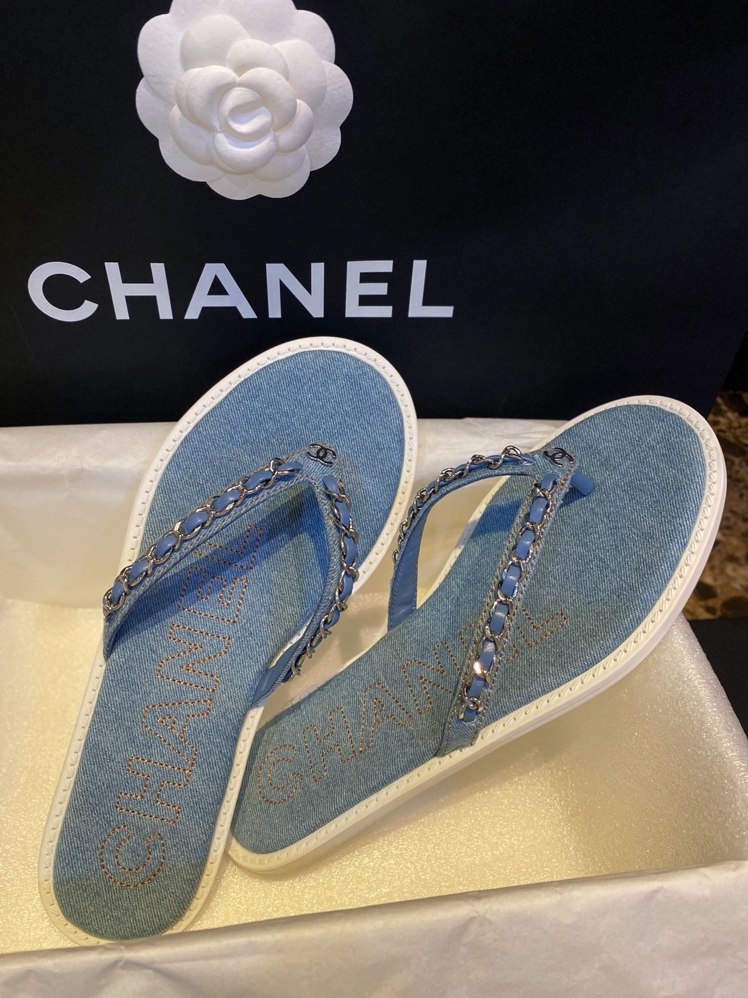 샤넬 CC 로고 체인 데님 플립플랍