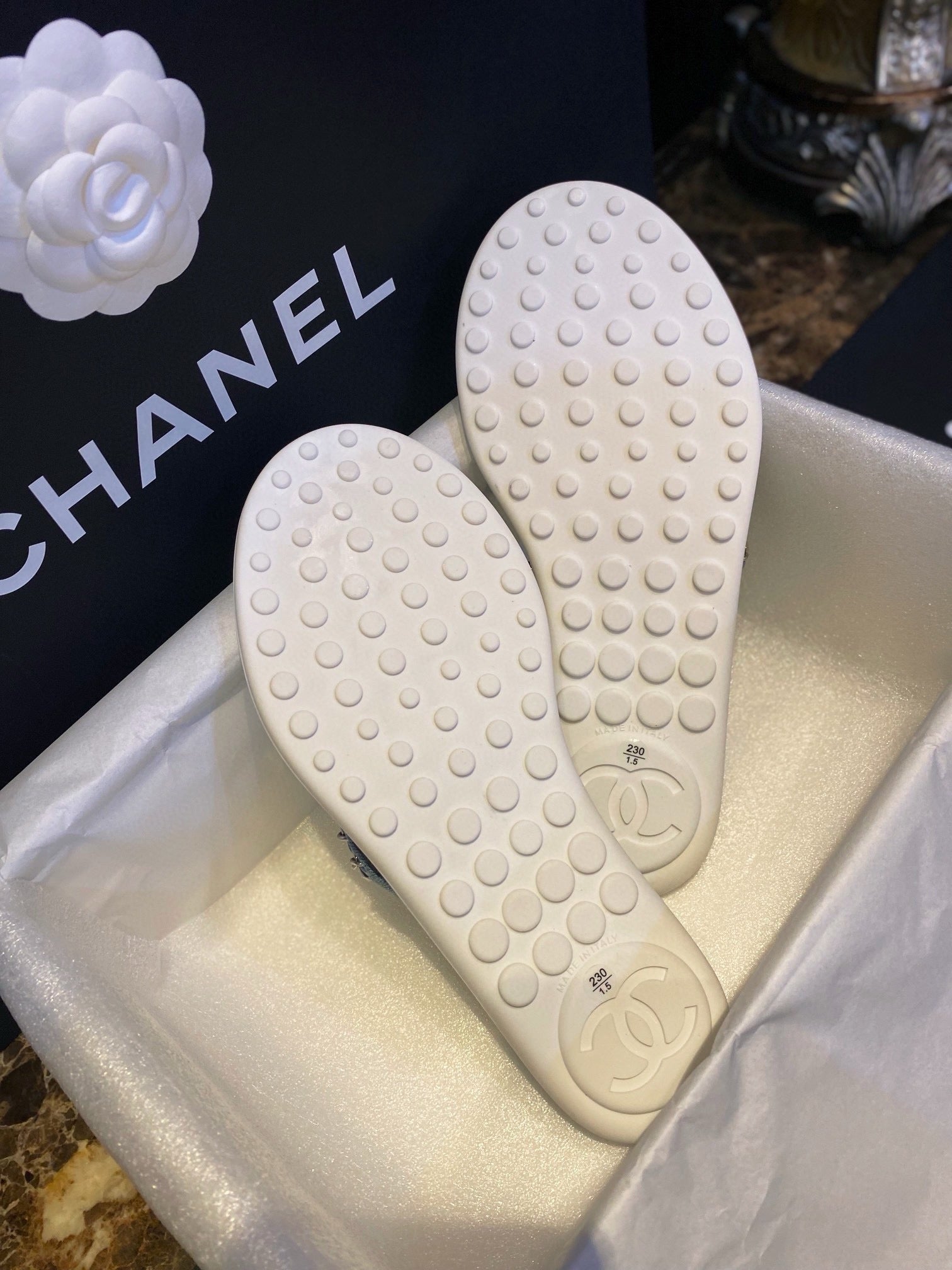 샤넬 CC 로고 체인 데님 플립플랍