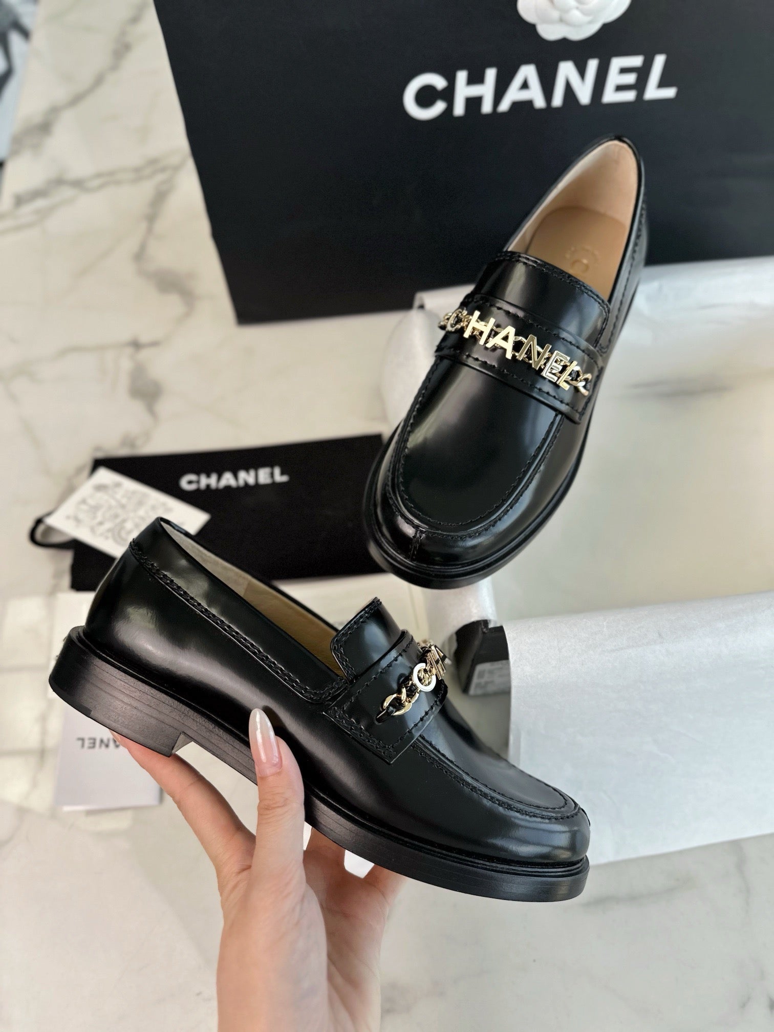 샤넬 체인 로고 로퍼