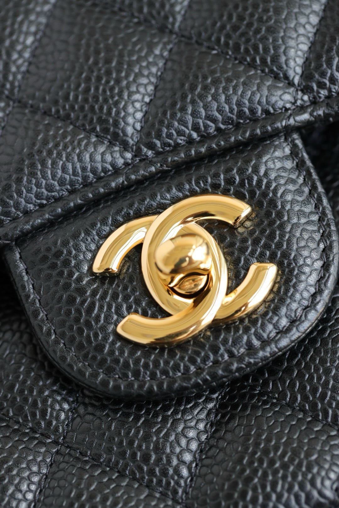 샤넬 클래식 플랩백 스몰 캐비어