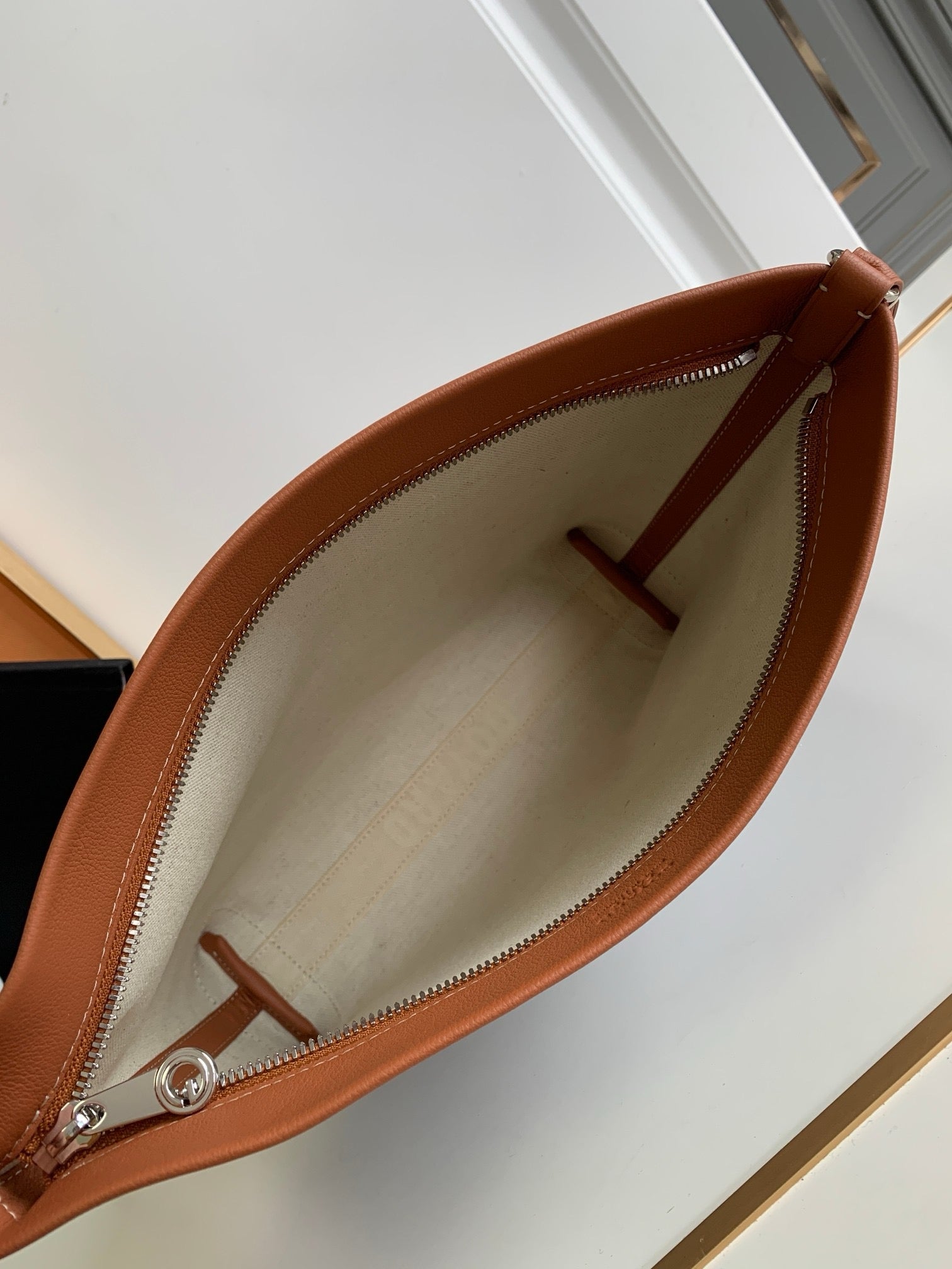 고야드 콘티 클러치