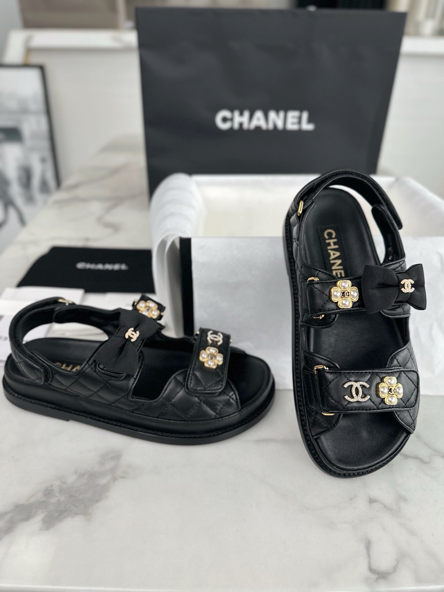 샤넬 진주 리본 벨크로 샌들