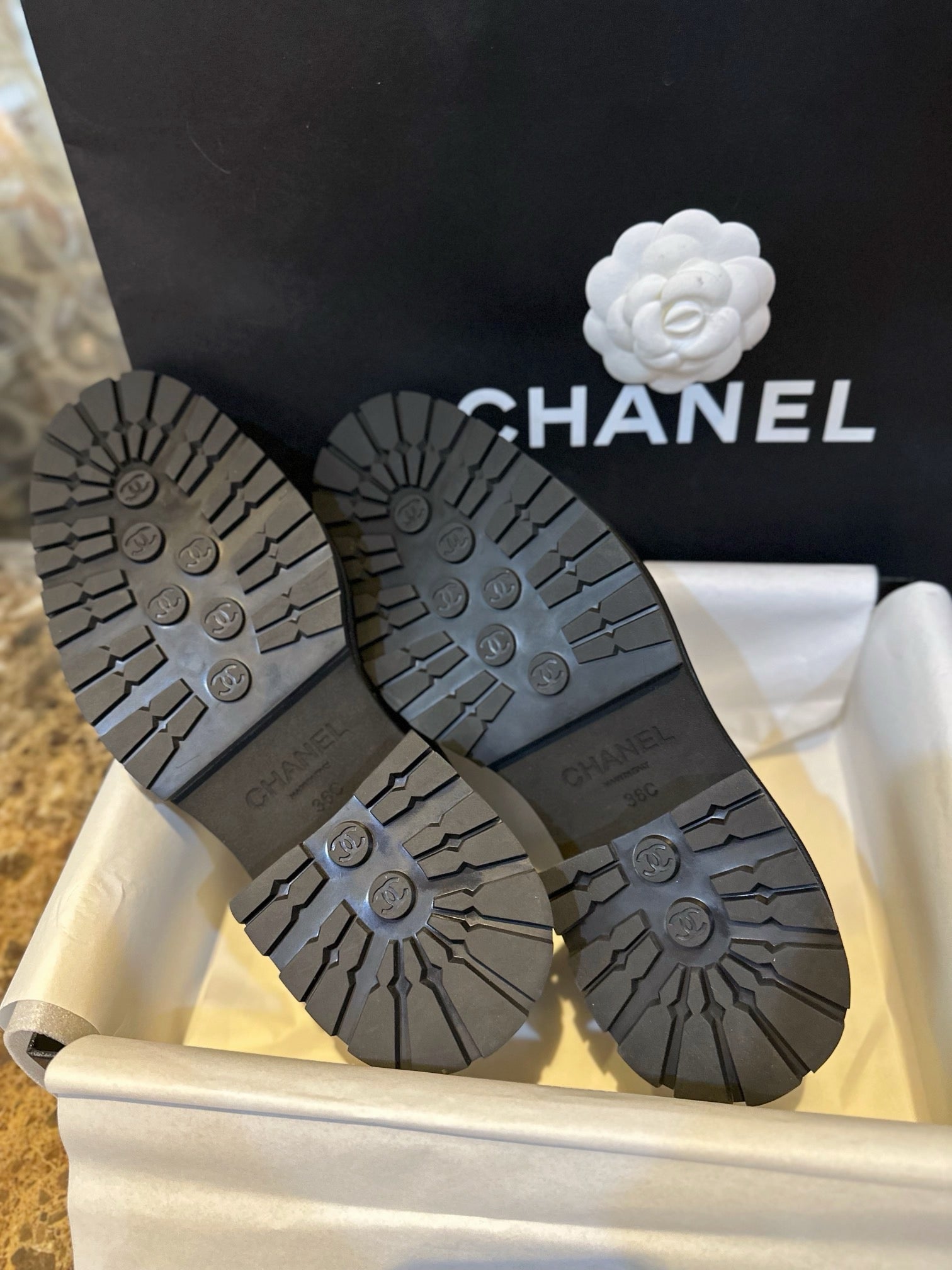 샤넬 CC 로고 퀄팅 모카신