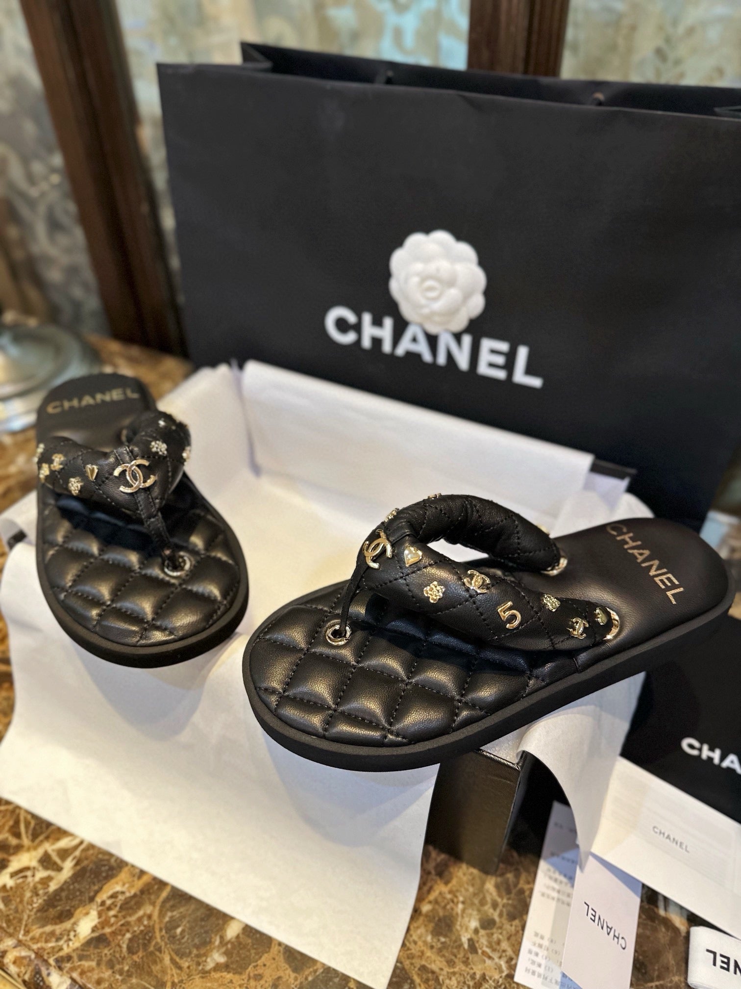 샤넬 참 퀄팅 플랫폼 플립플랍