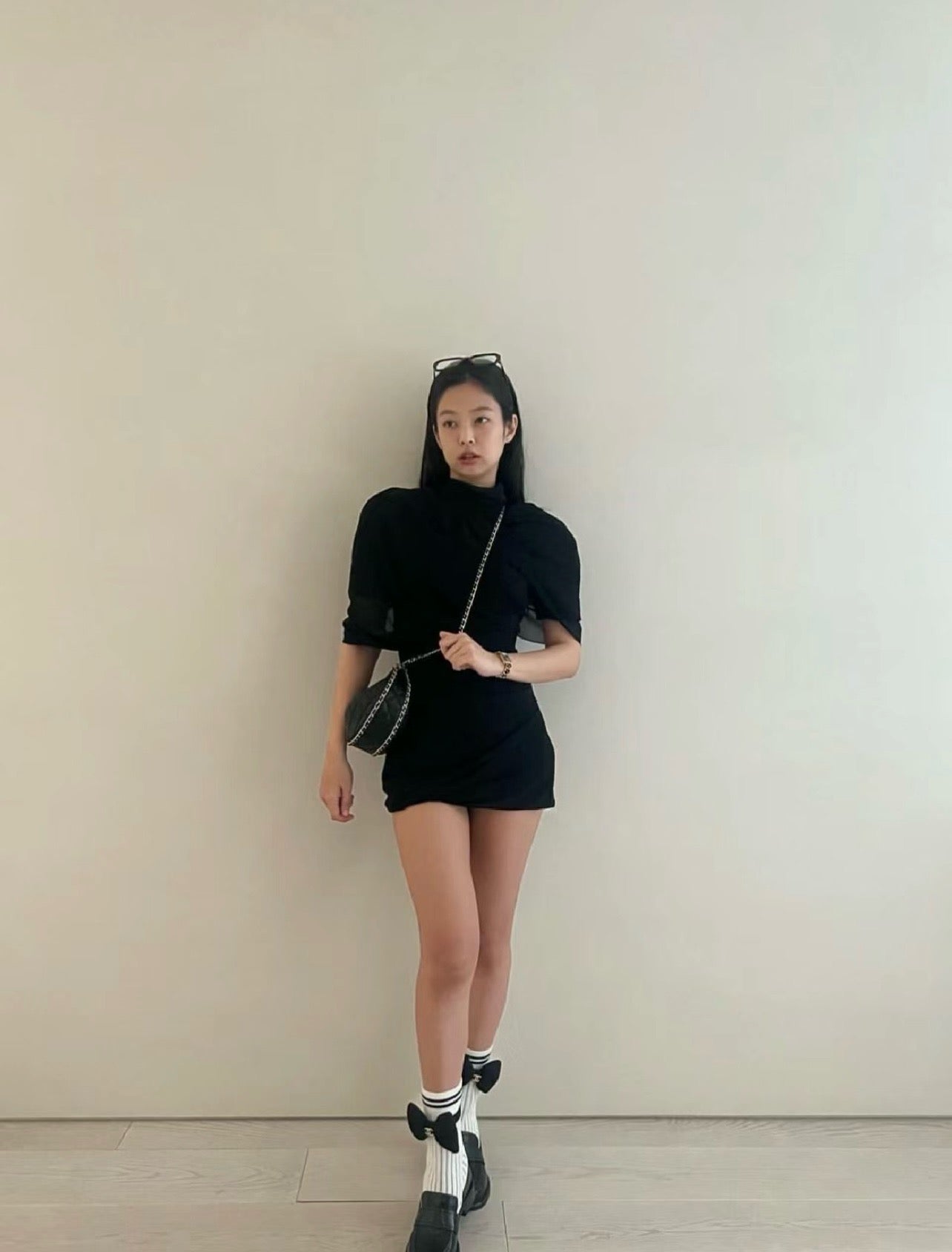 샤넬 리본 삭스 컴바인 모카신