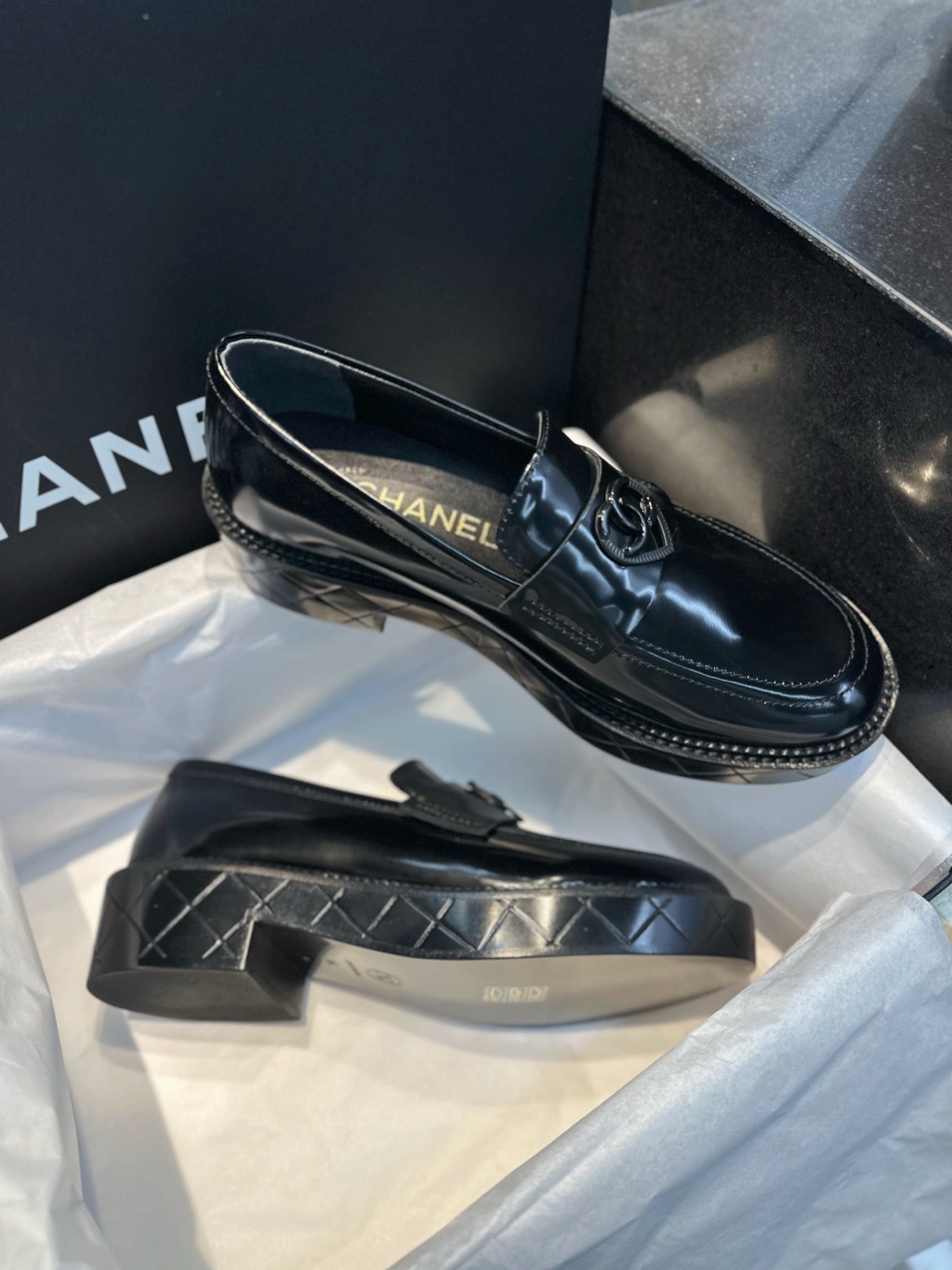 샤넬 CC 로고 샤이니 하트 로퍼