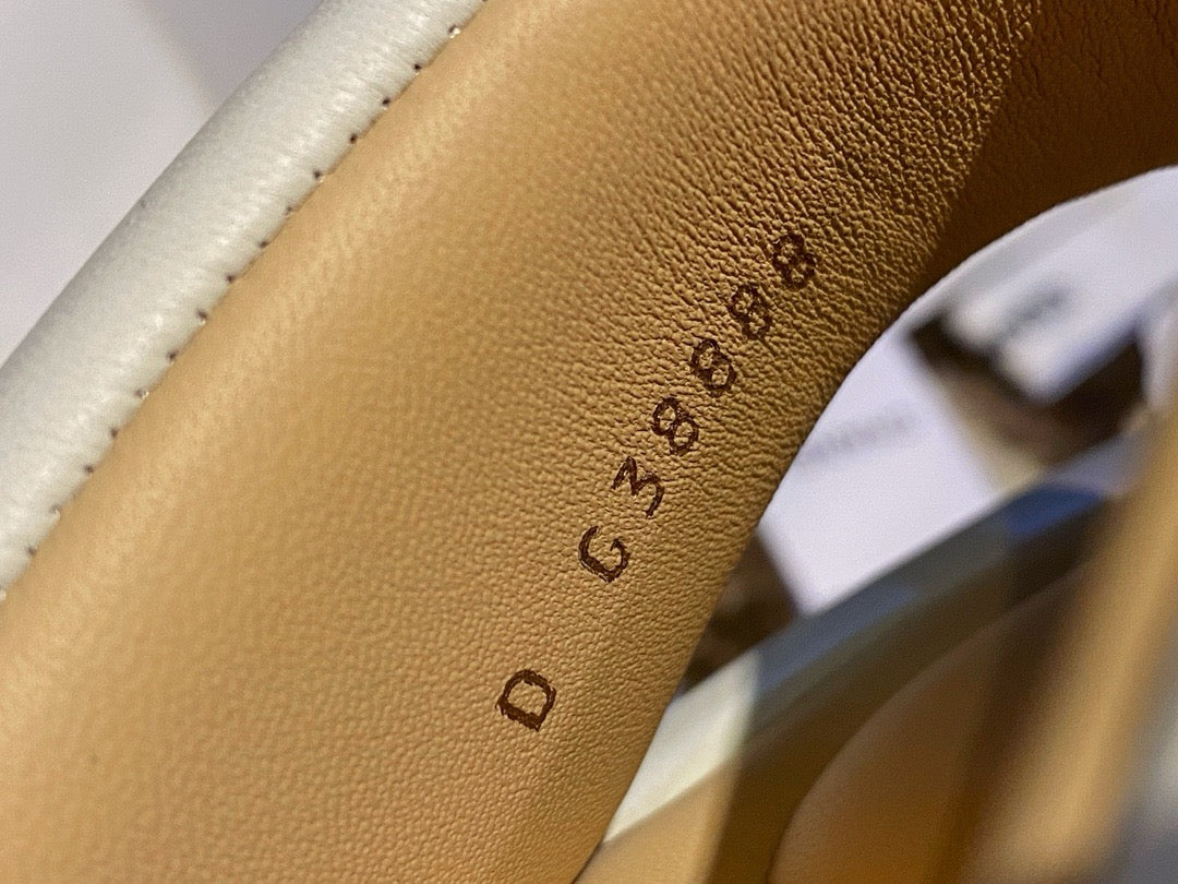 샤넬 CC 로고 램스킨 플립플랍