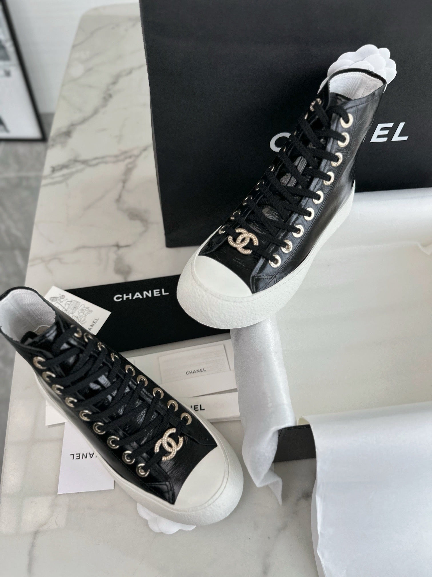 샤넬 하이탑 스니커즈
