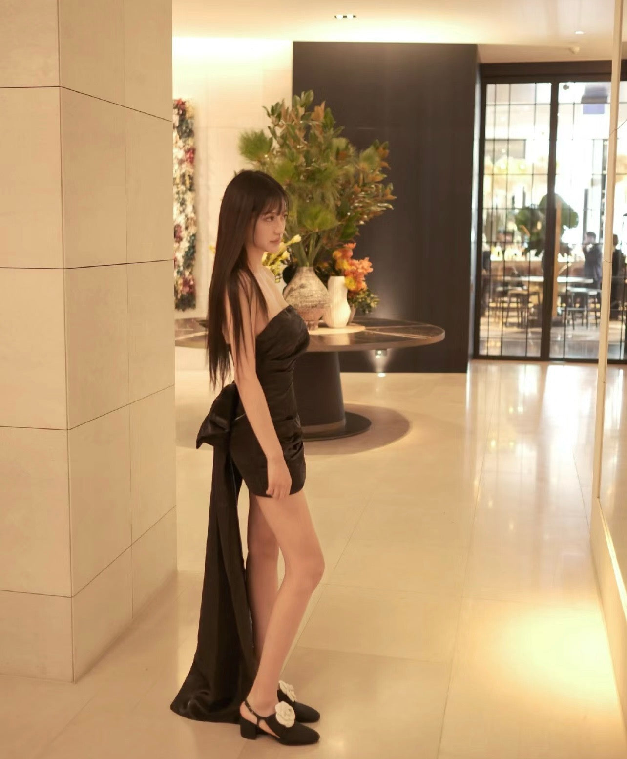 샤넬 23FW 까멜리아 슬링백