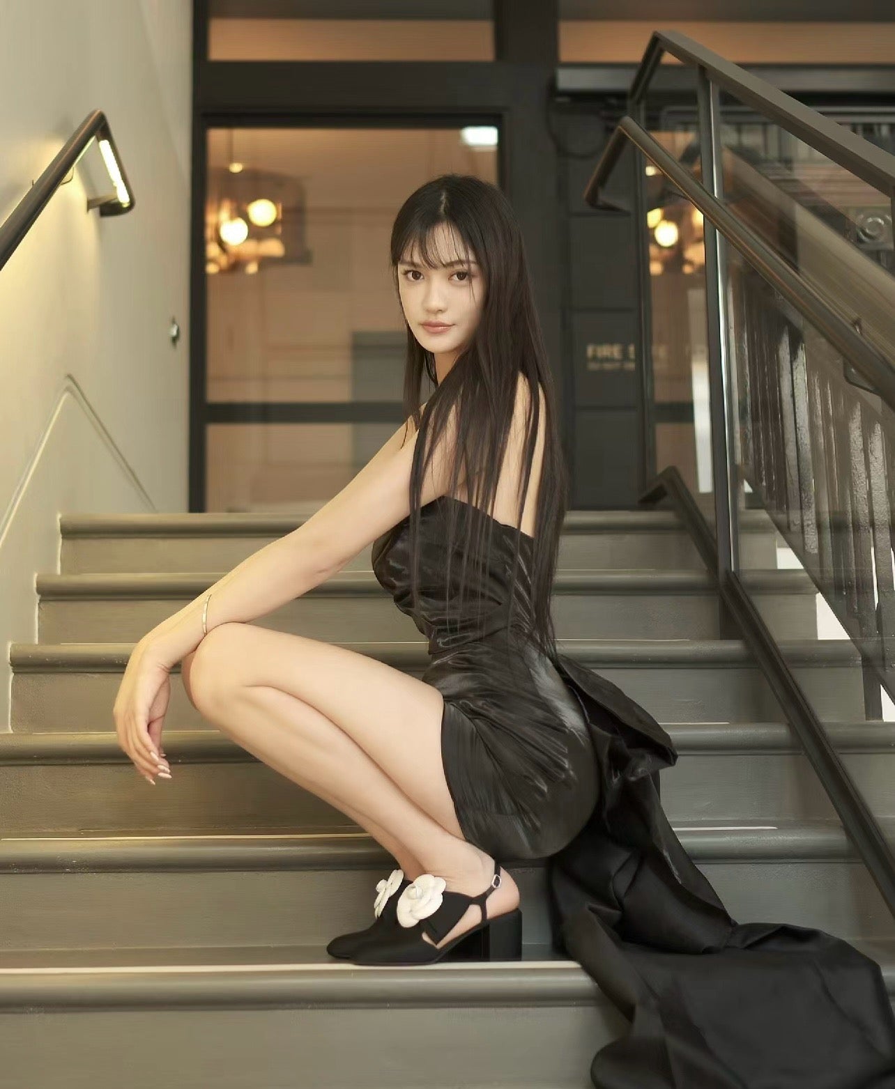 샤넬 23FW 까멜리아 슬링백