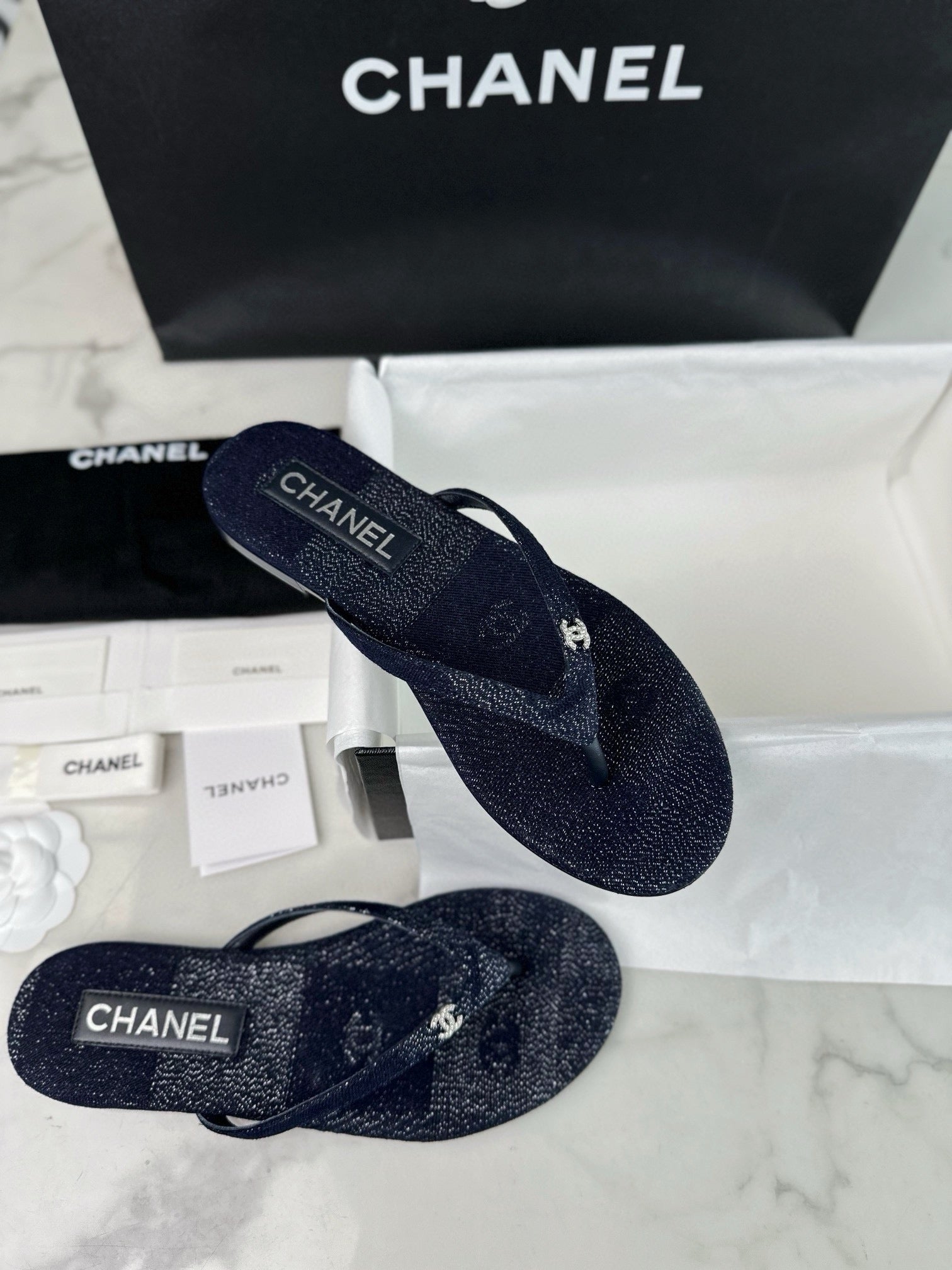 샤넬 CC 로고 데님 플립플랍