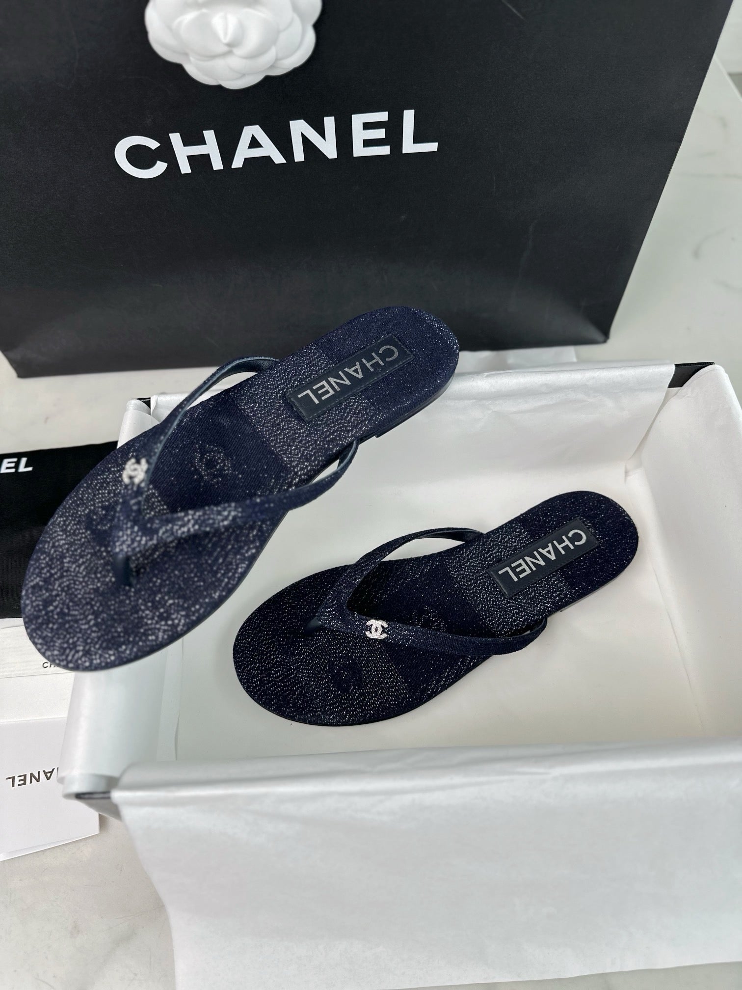 샤넬 CC 로고 데님 플립플랍