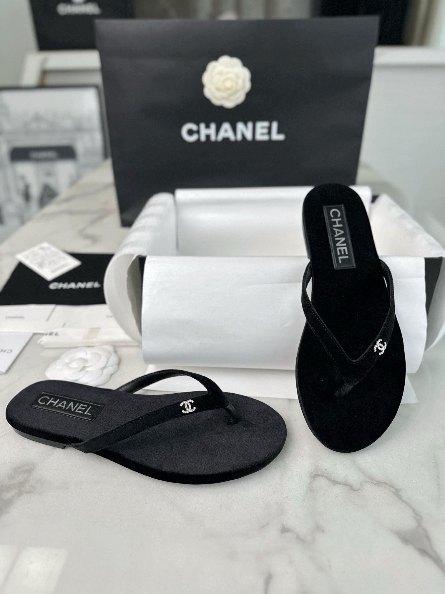 샤넬 CC 로고 벨벳 플립플랍
