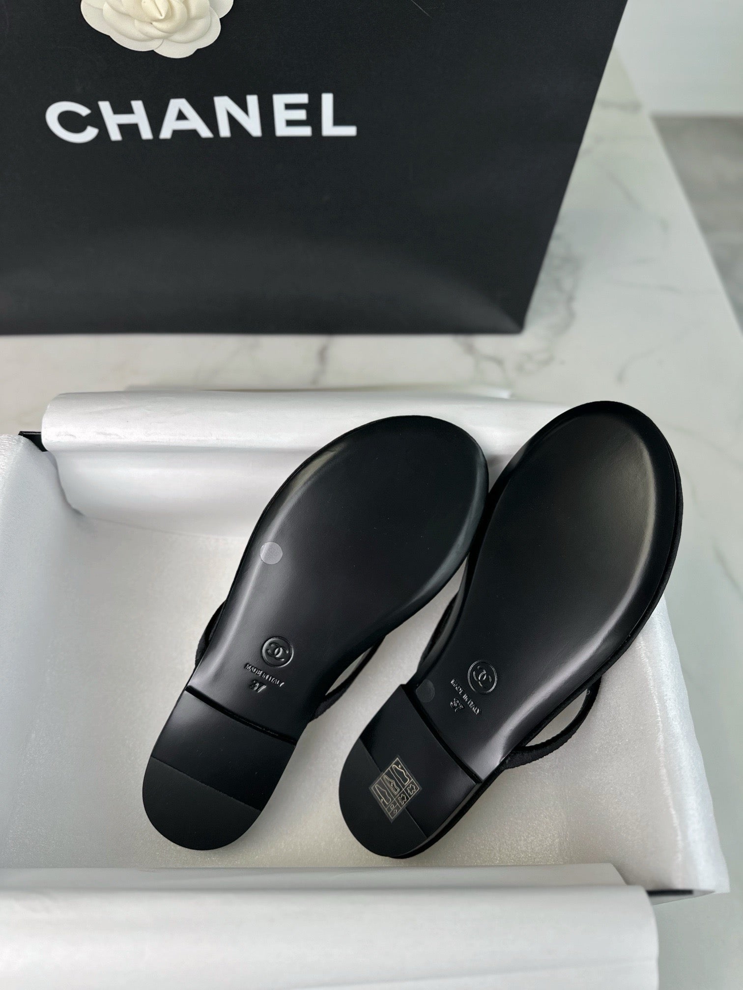 샤넬 CC 로고 벨벳 플립플랍