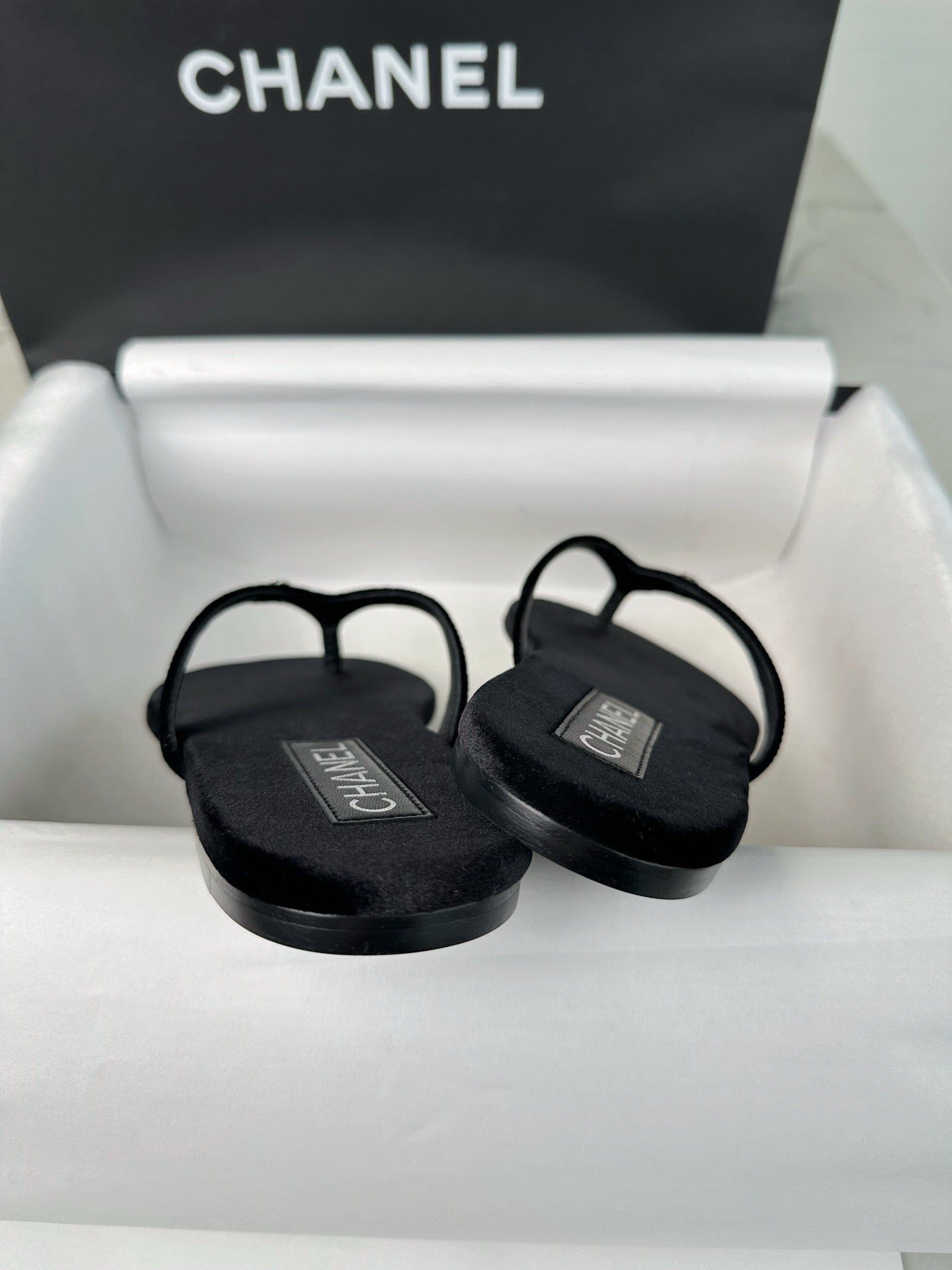 샤넬 CC 로고 벨벳 플립플랍