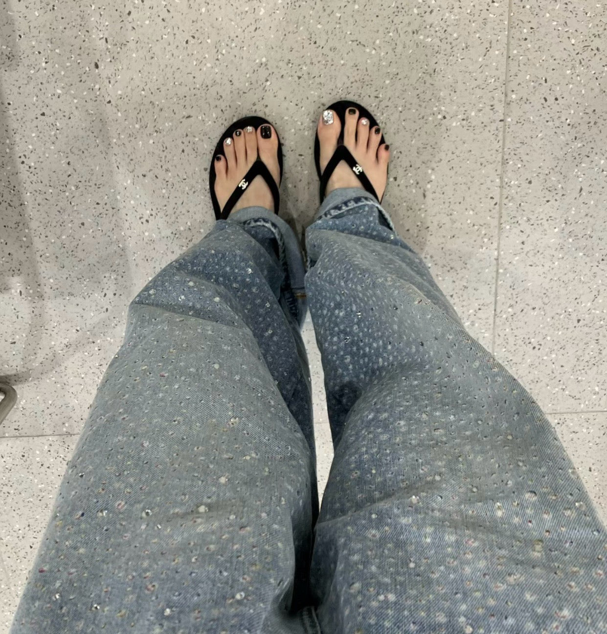 샤넬 CC 로고 벨벳 플립플랍