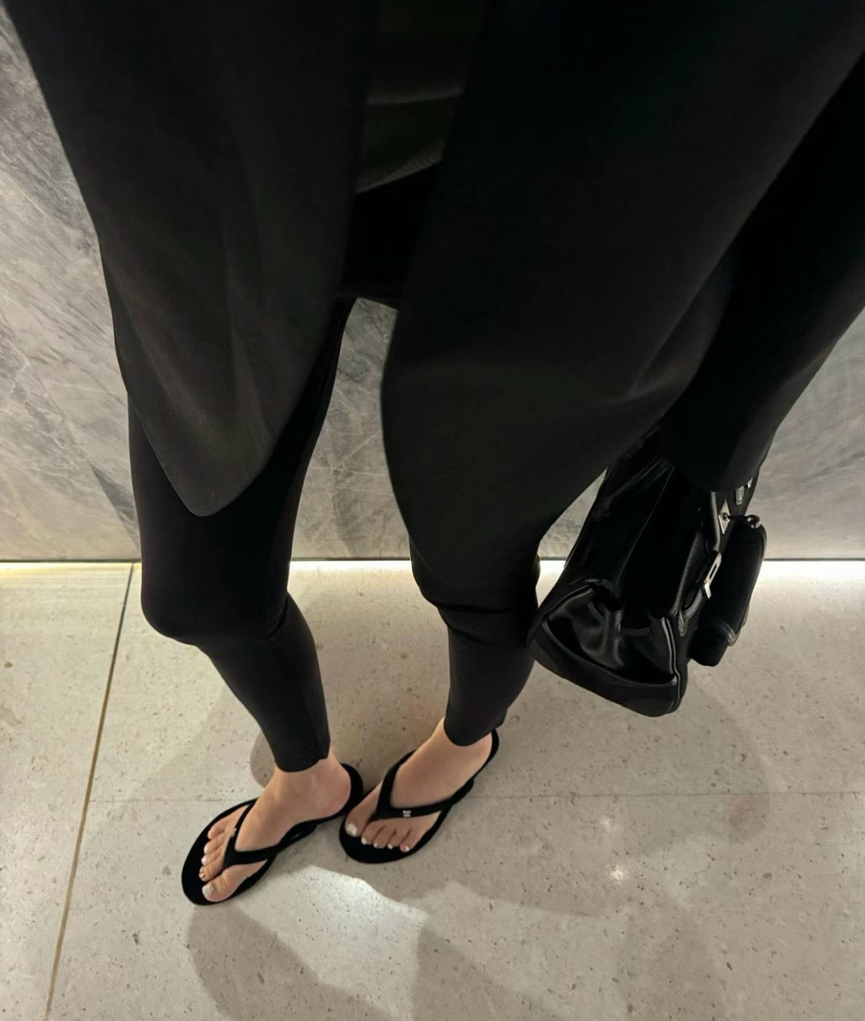 샤넬 CC 로고 벨벳 플립플랍