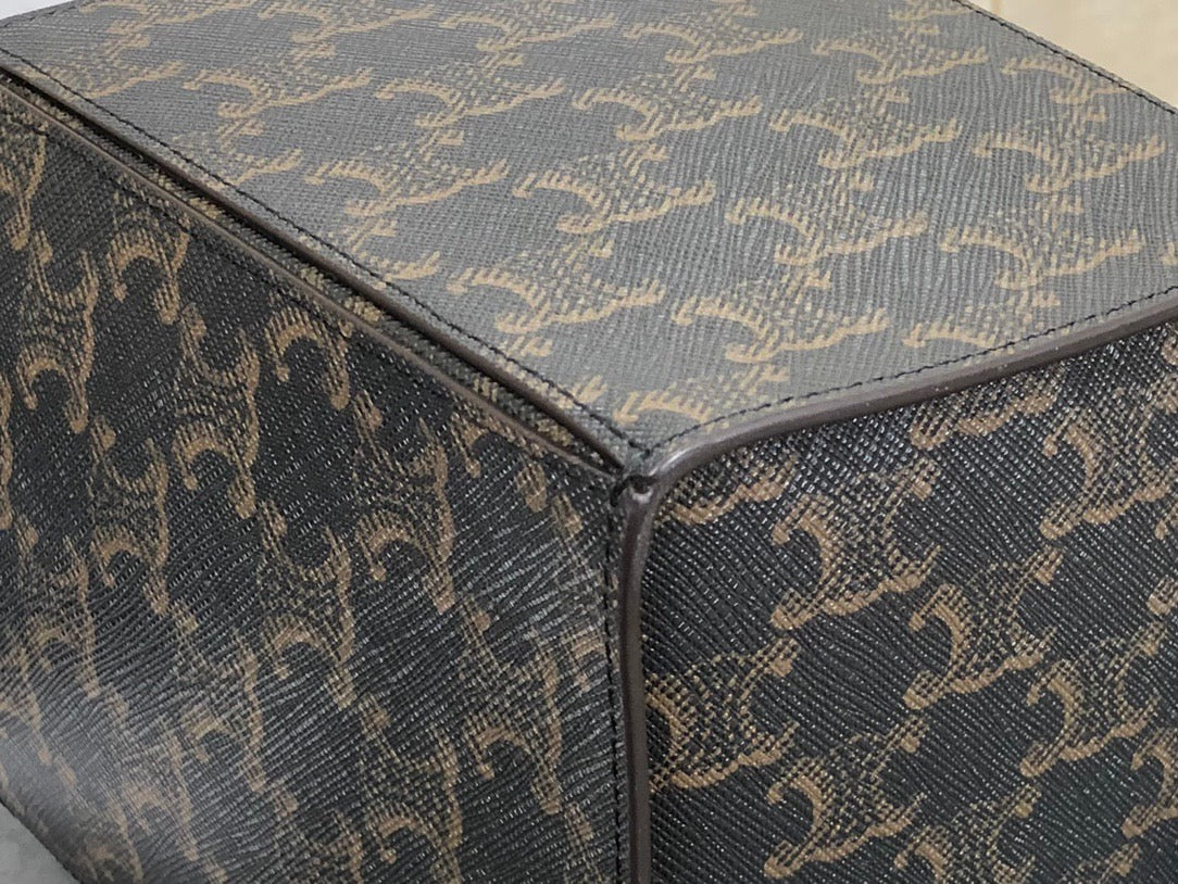 셀린느 트리옹프 스트랩 박스백