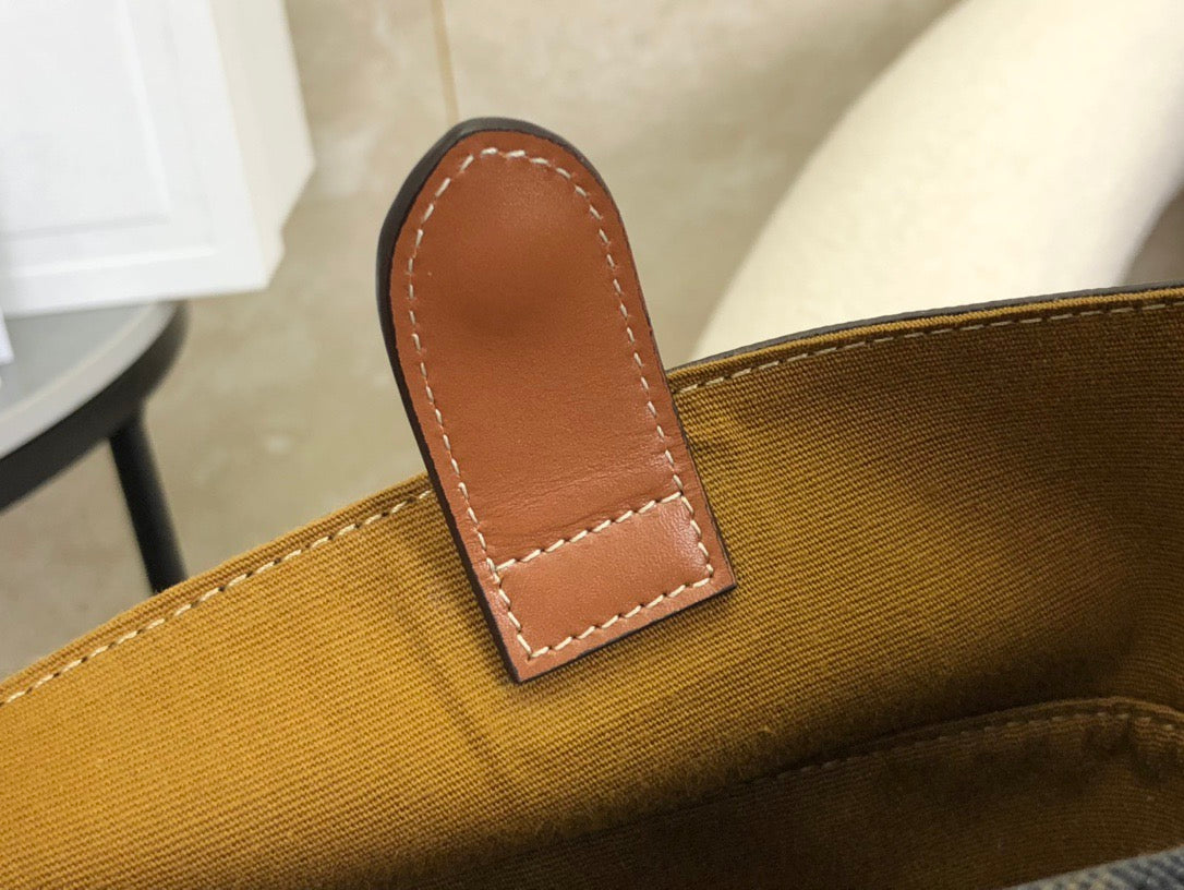 셀린느 트리옹프 스트랩 박스백