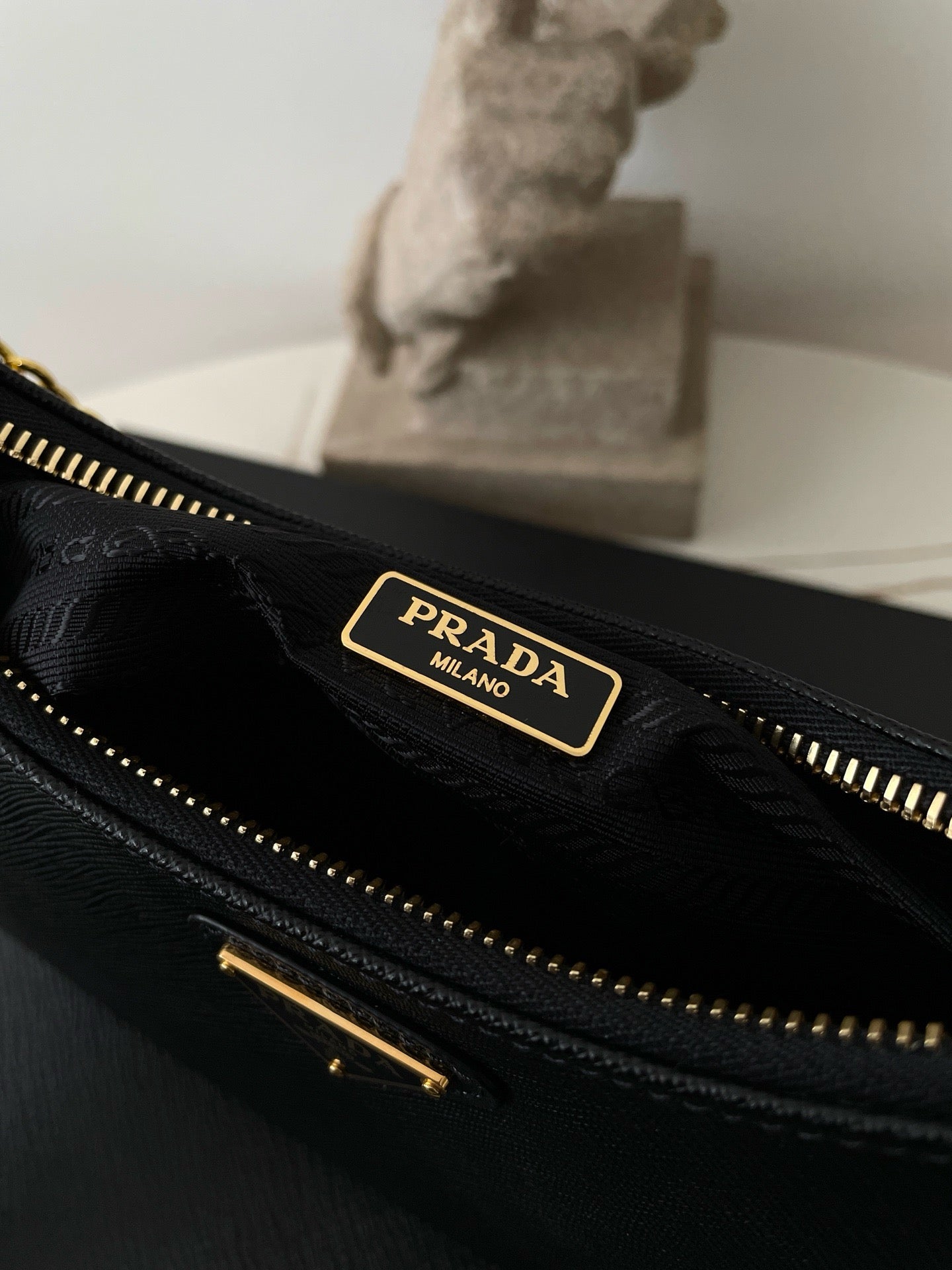 프라다 사피아노 테수토 호보백